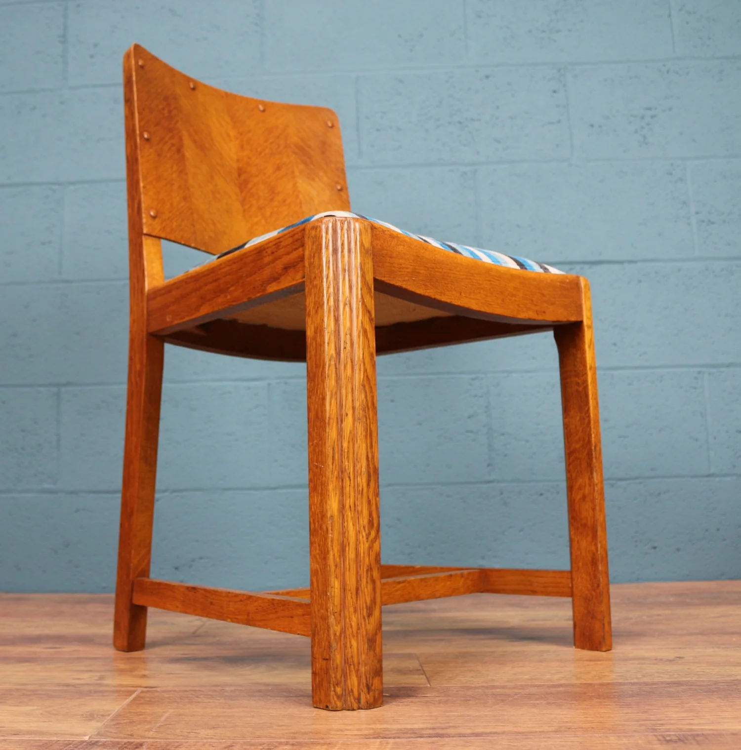 Set of 1930s oak dining chairs