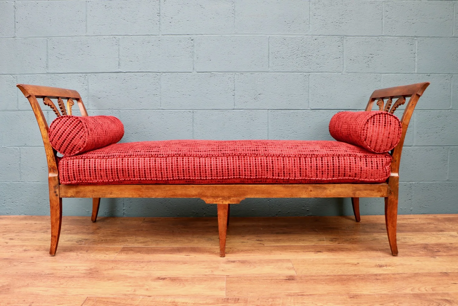 Early Victorian Day Bed / chaise