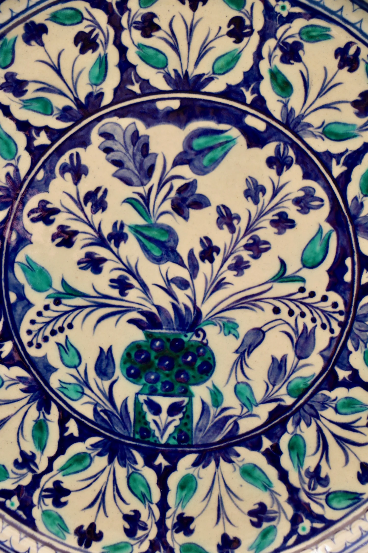 V&A Iznik Revivals Plate