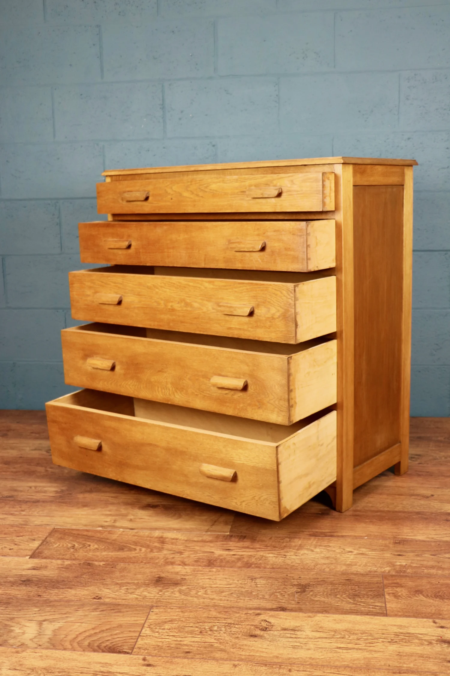 718 Cotswold Oak Chest - 12 of 21.jpg