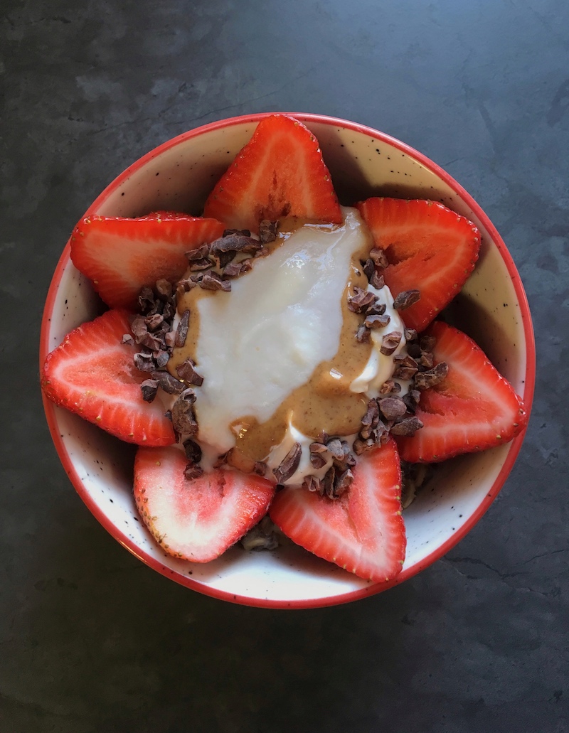 Oatmeal bowls that look like flowers when the weather feels less than spring-like