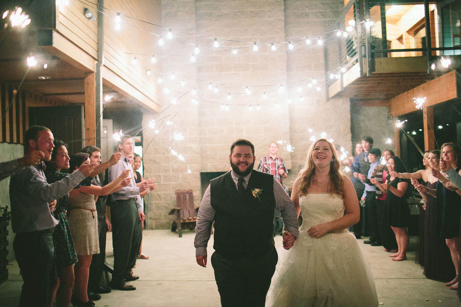  Oregon Wine Country Wedding at Vista Hills Vineyards | Yasmin Khajavi | Bridal Bliss | Portland Wedding Planning and Design 