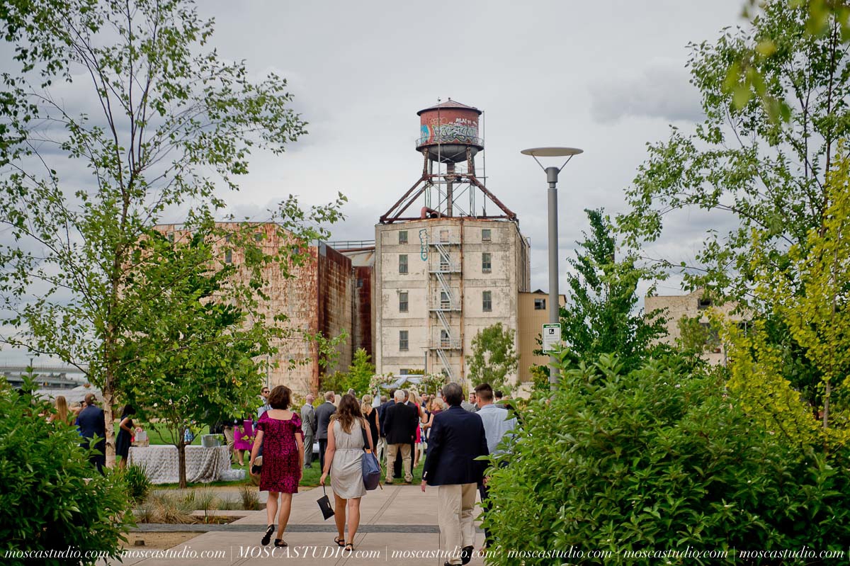 Bridalbliss.com | Portland Wedding| Oregon Wine Country Event Planning and Design | Mosca Gallery | Zest Floral