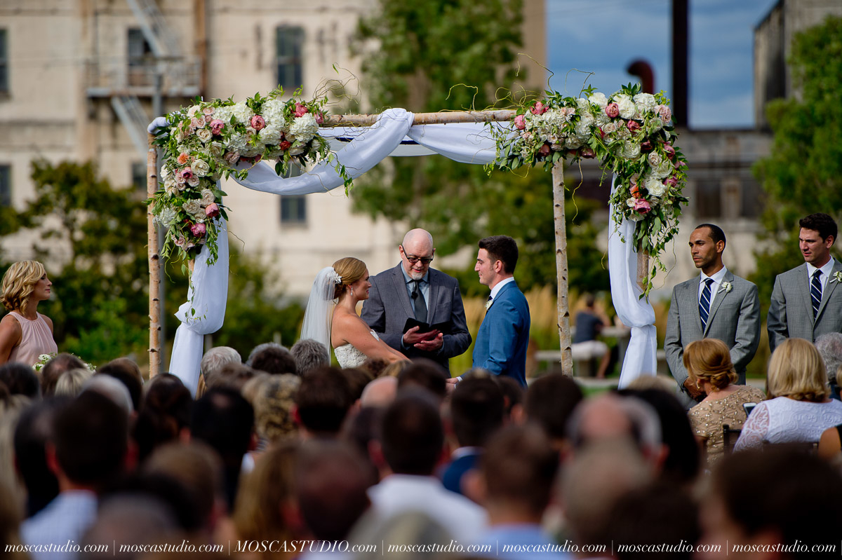 Bridalbliss.com | Portland Wedding| Oregon Wine Country Event Planning and Design | Mosca Gallery | Zest Floral