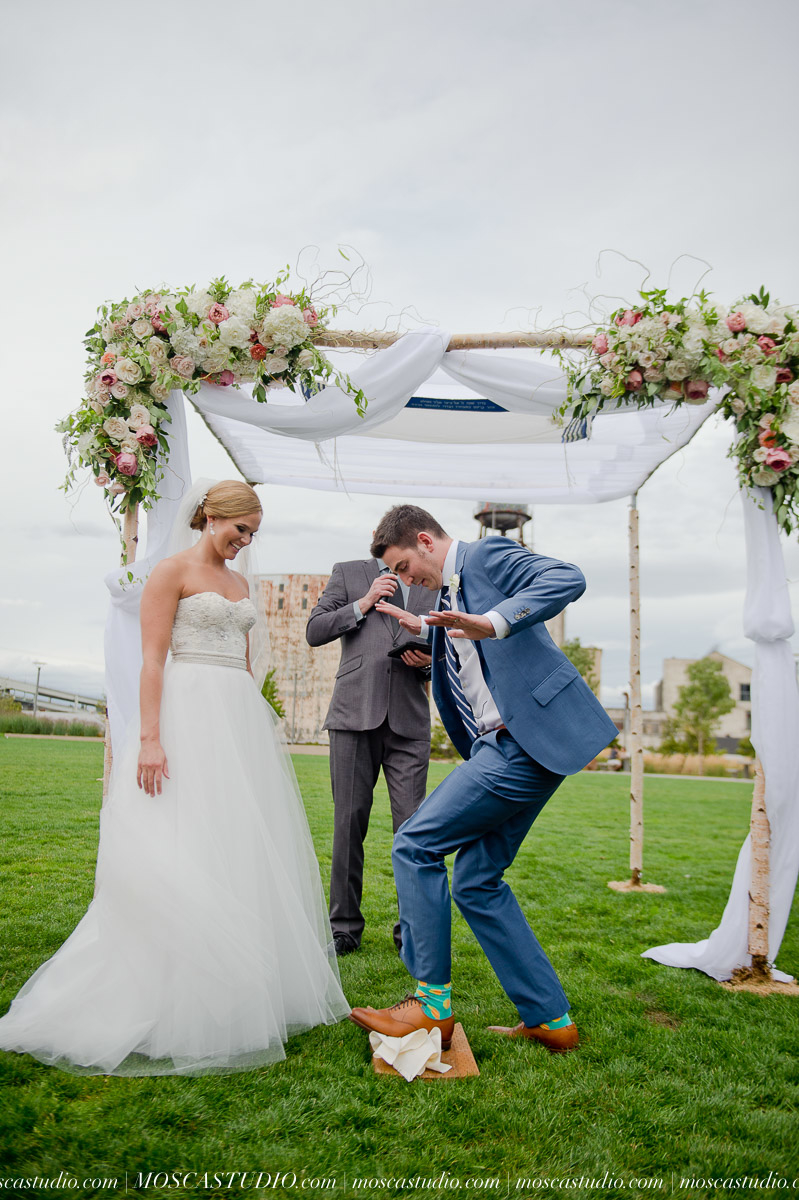Bridalbliss.com | Portland Wedding| Oregon Wine Country Event Planning and Design | Mosca Gallery | Zest Floral
