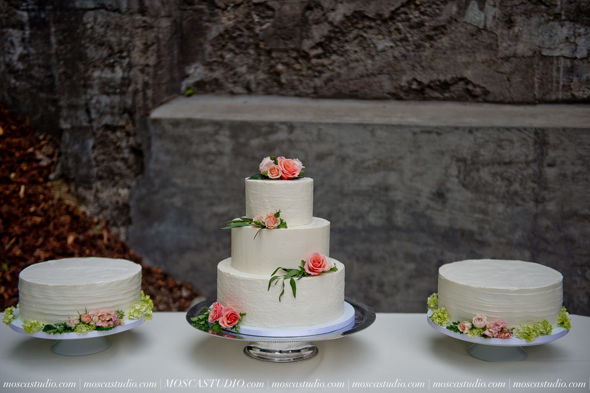 Bridalbliss.com | Columbia Gorge Wedding | Oregon Event Planning and Design | Mosca Studio | Devils Food Catering