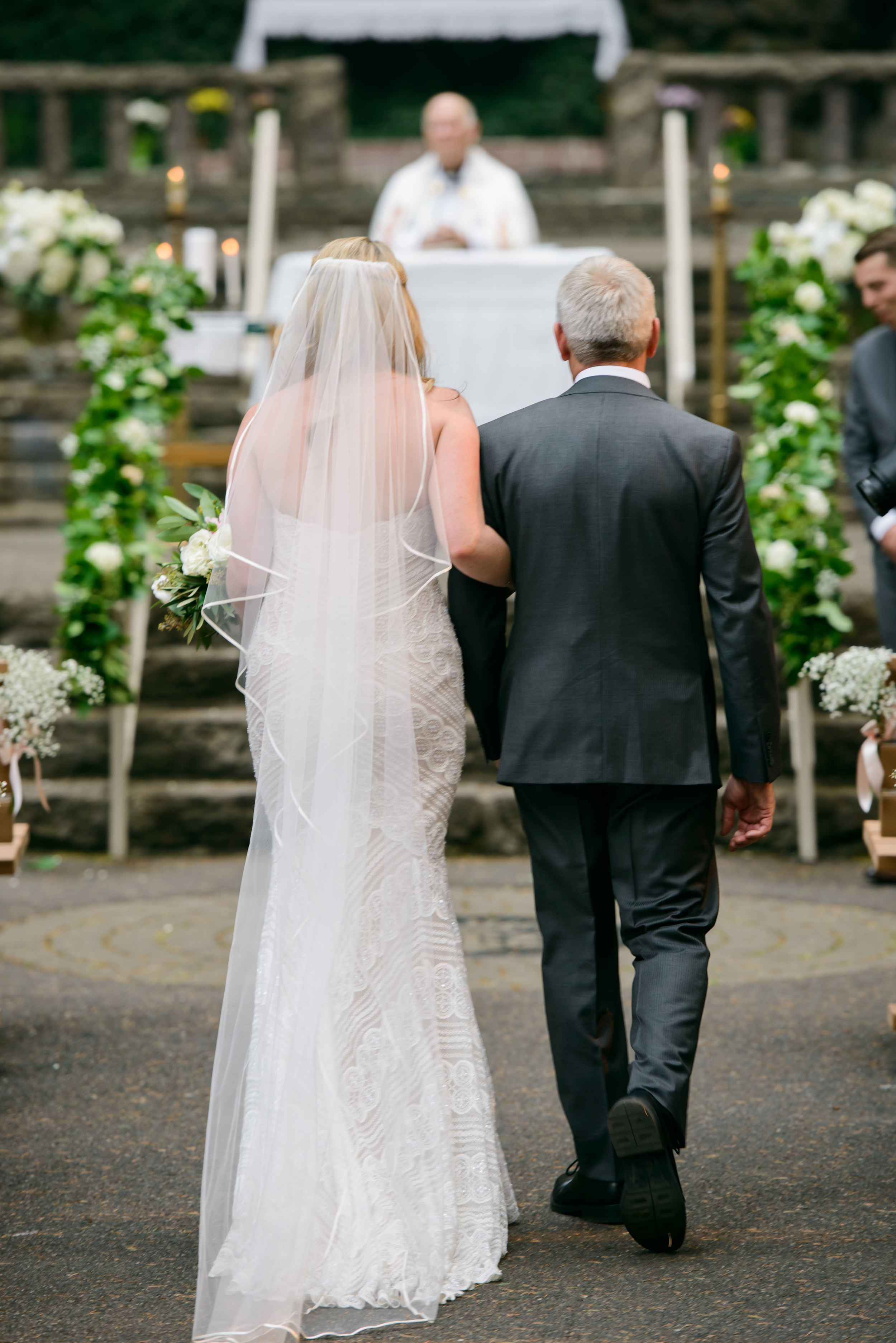 Bridalbliss.com | Portland Wedding | Oregon Event Planning and Design | Honeysuckle Photography | Blum Floral