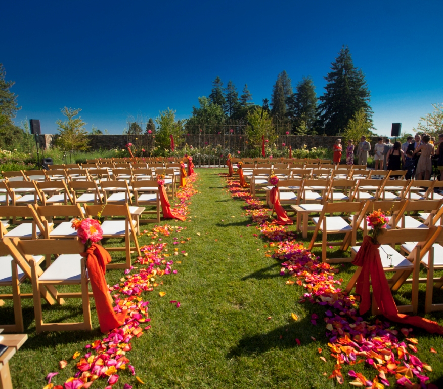 Bridalbliss.com | Portland Wedding | Oregon Event Planning and Design | Holland Studios Photography | Geranium Lake Floral