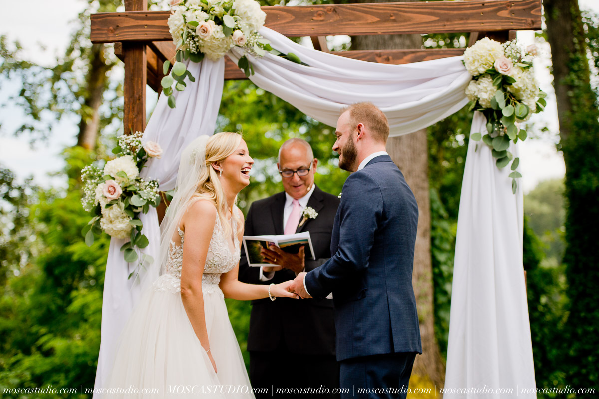 Bridalbliss.com | Portland Wedding | Oregon Event Planning and Design | Mosca Studio Photography