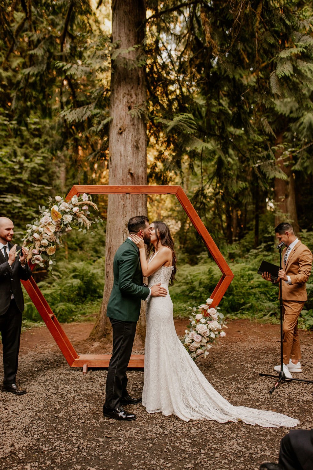 Bridalbliss.com | Portland Wedding Planner | Oregon Event Design | Baylee Dennis Photography