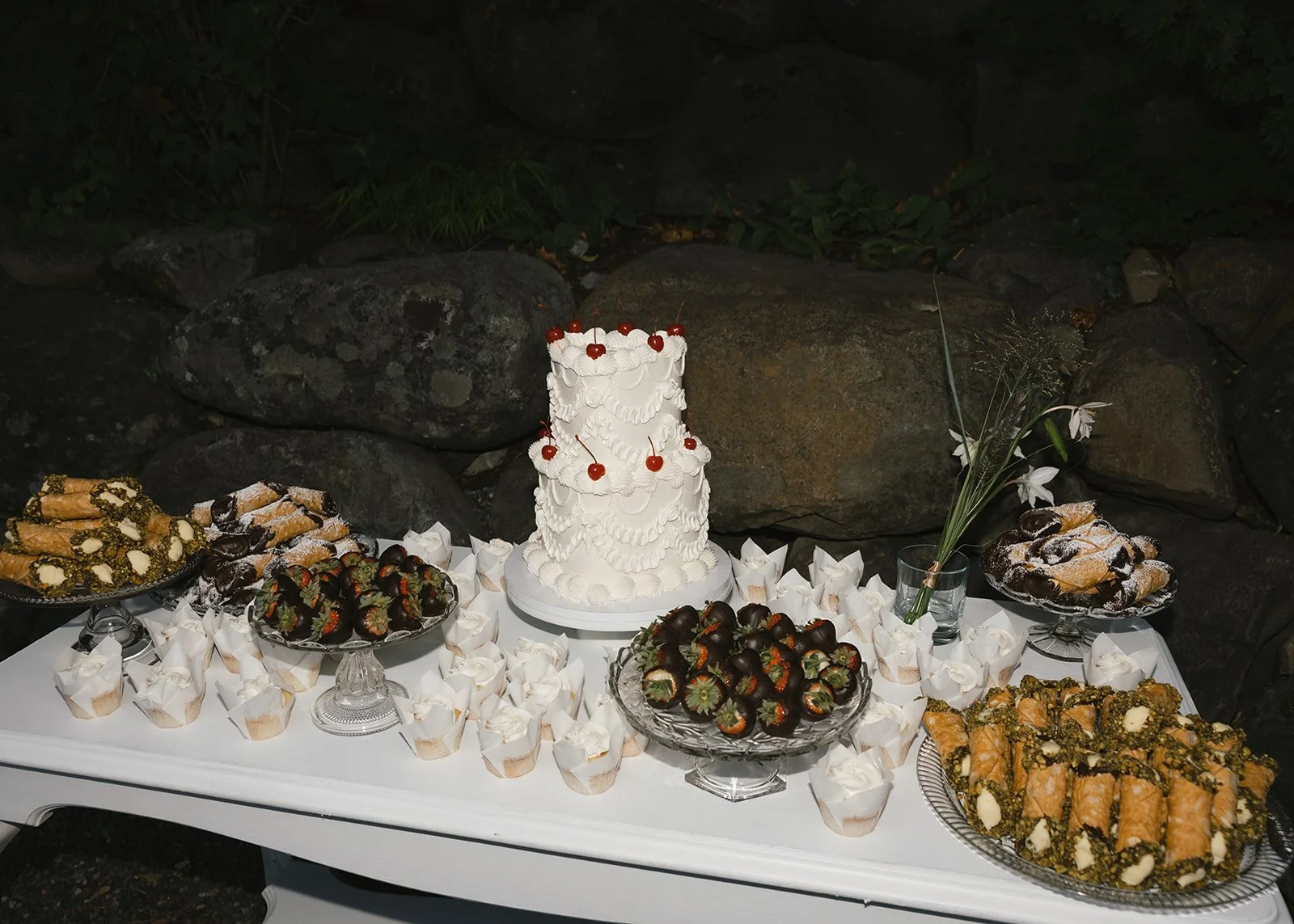 Bridalbliss.com | Columbia Gorge Wedding Planner | Oregon Event Design | Alixann Loosle Photography