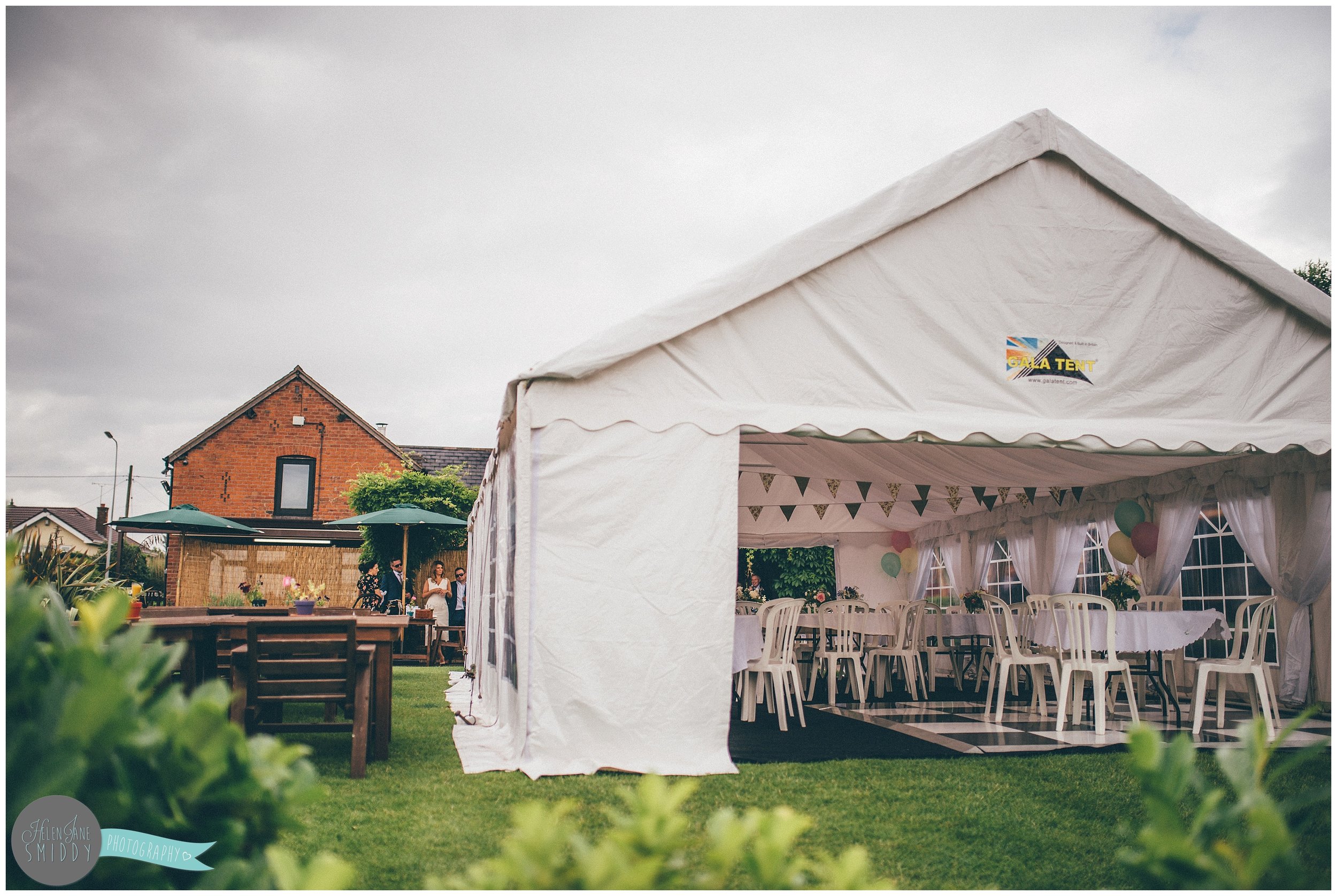 cheshire-runcorn-town-hall-chester-chesterfields-wedding-weddingphotography-photography-blue-skies-love-wedding-day-weddingday-wedding-gown-weddingdress-flowers-guest-manofhonour-maidofhonour-confetti-in-love-couple-shots