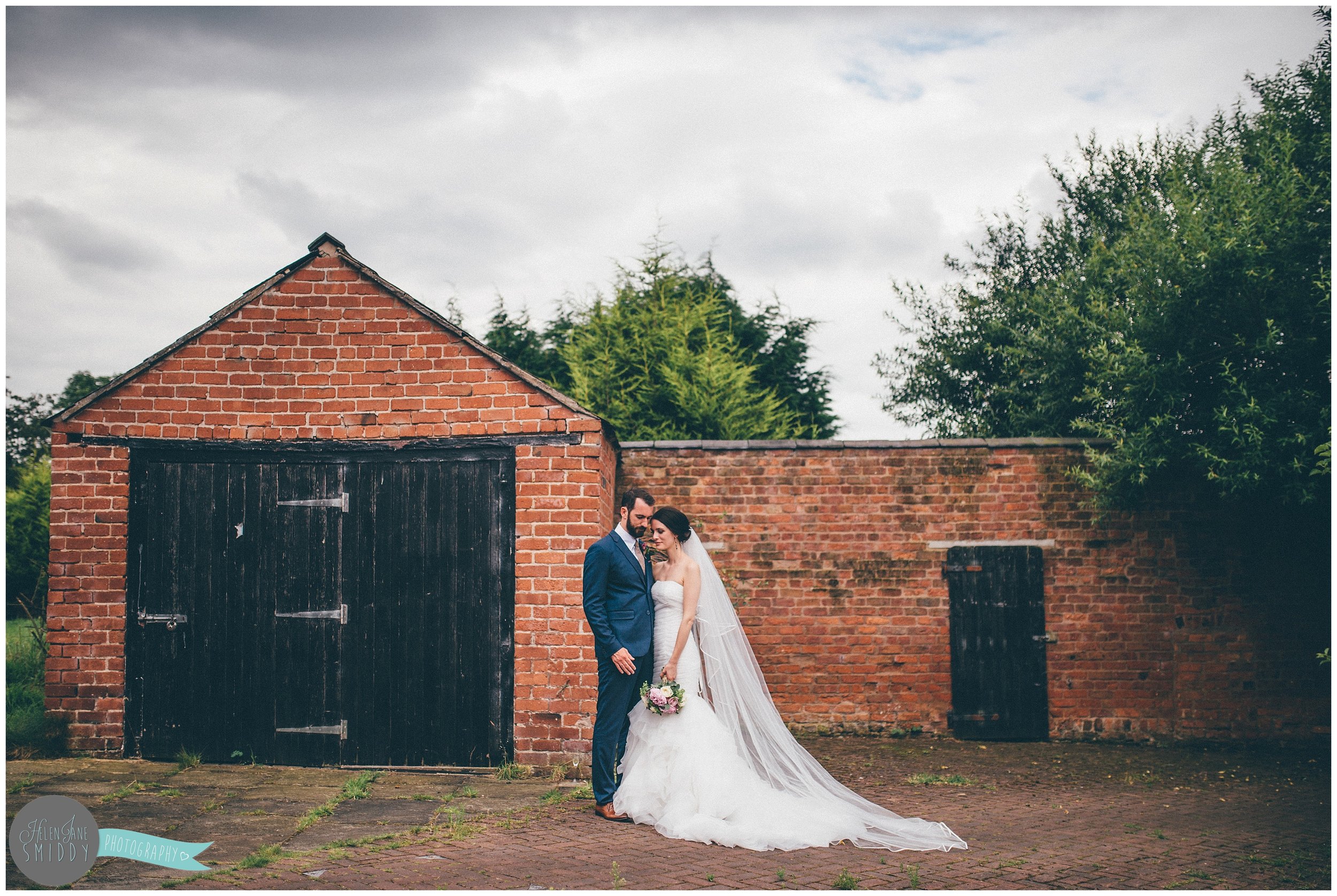 cheshire-runcorn-town-hall-chester-chesterfields-wedding-weddingphotography-photography-blue-skies-love-wedding-day-weddingday-wedding-gown-weddingdress-flowers-guest-manofhonour-maidofhonour-confetti-in-love-couple-shots-cake-cupcakes-weddingcake