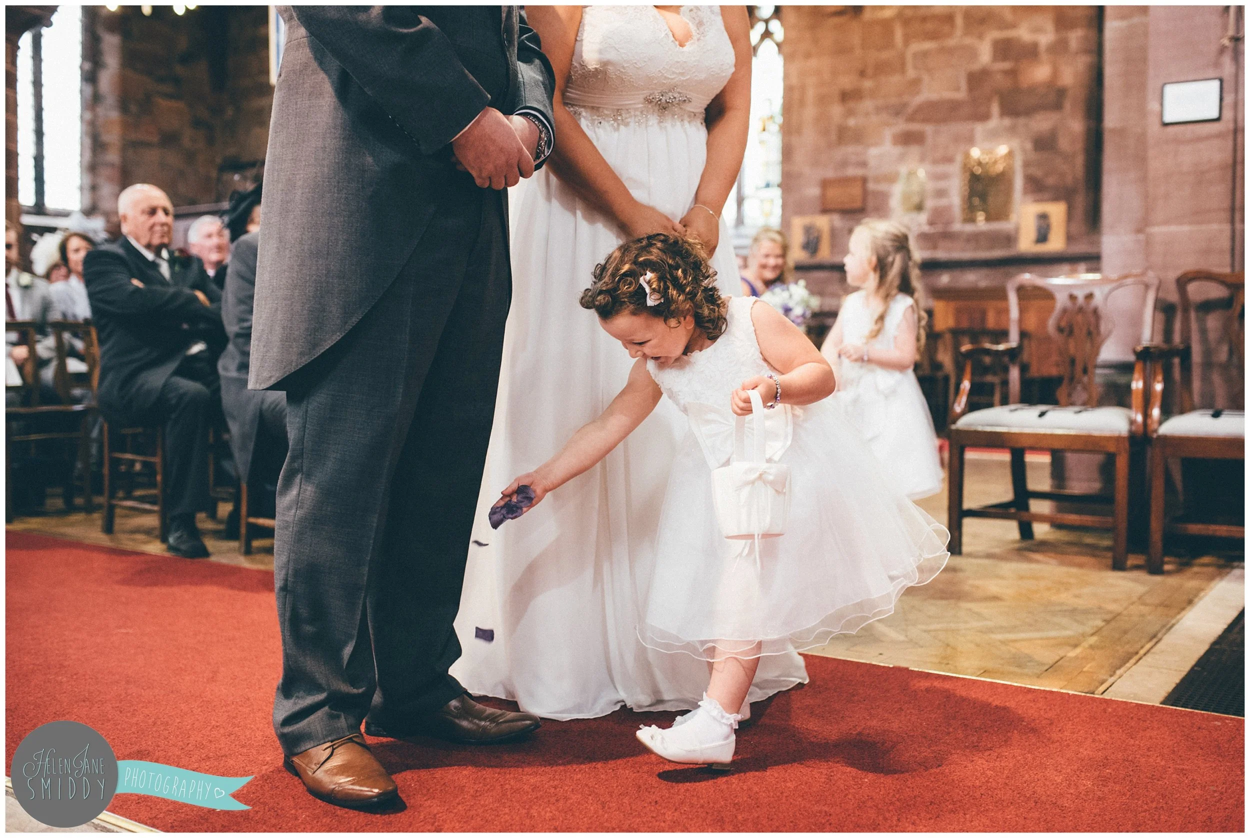 farm-farmwedding-cheshire-cheshirewedding-DIY-bride-cheshirephotographer-cheshireweddingphotographer-frodsham-bride-brideandgroom