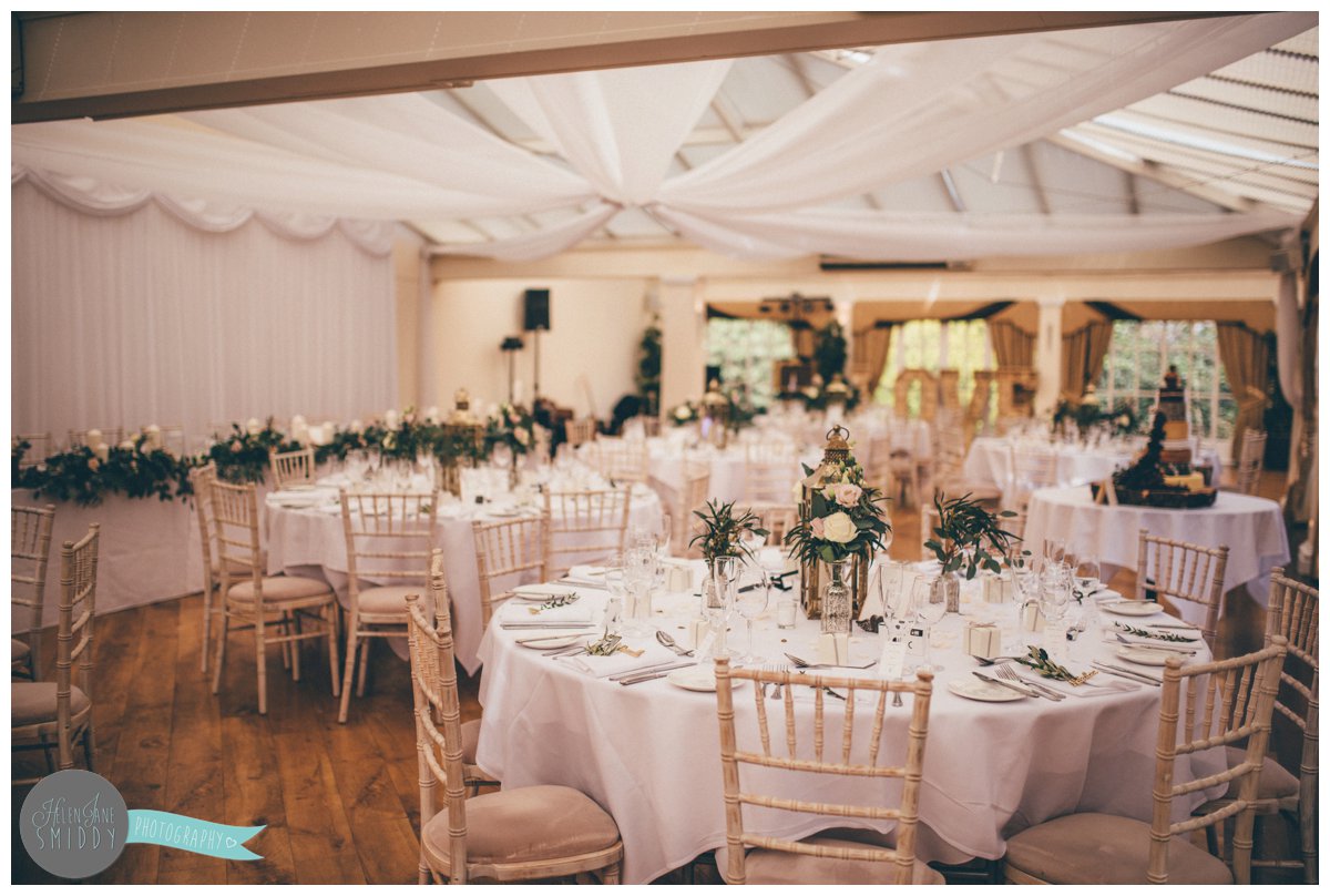 The conservatory at Mere Court Hotel was decorated with clean and rustic decorations.