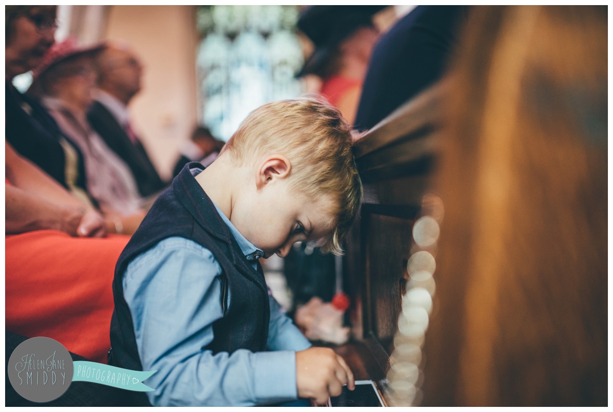 Frodsham wedding photographer shoots wedding in Norfolk.