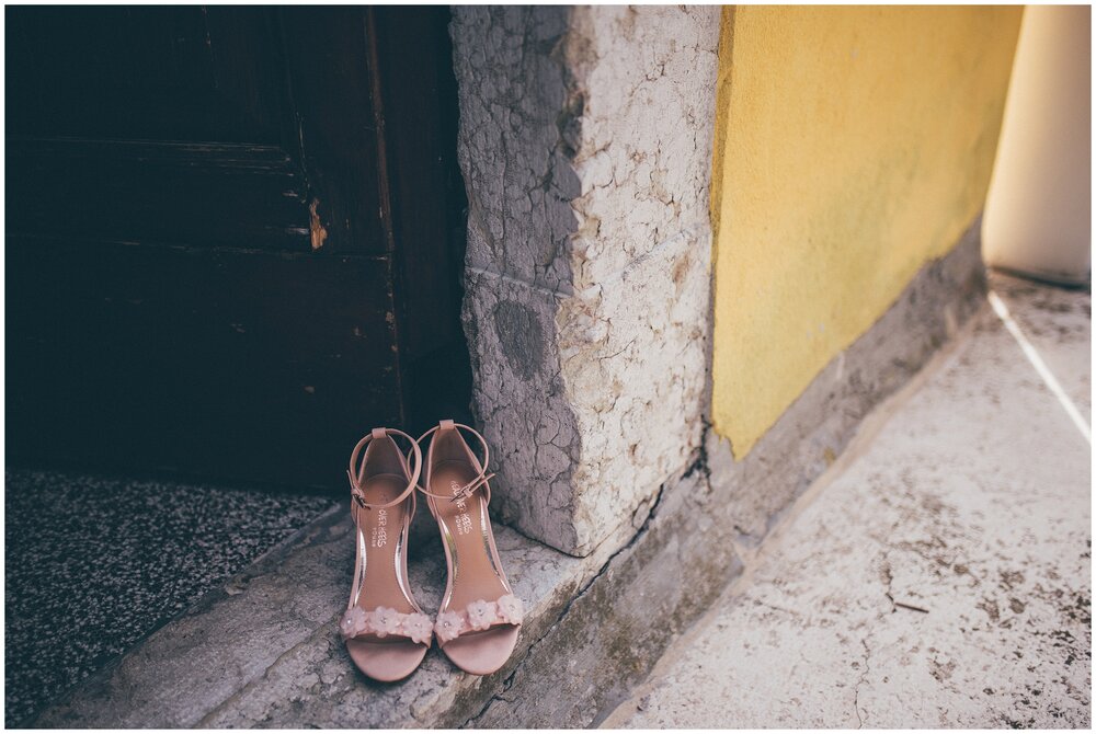Wedding shoes at the beautiful Agriturismo Villa Bissiniga, Lake Garda.