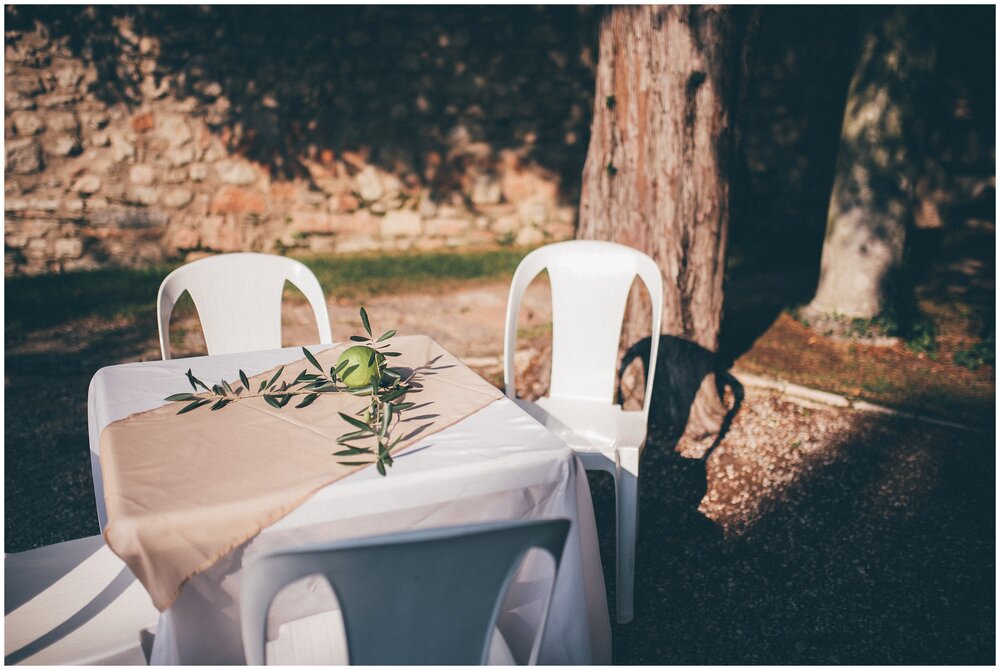 Wedding table set up at Agriturismo Villa Bissiniga, Lake Garda wedding venue.