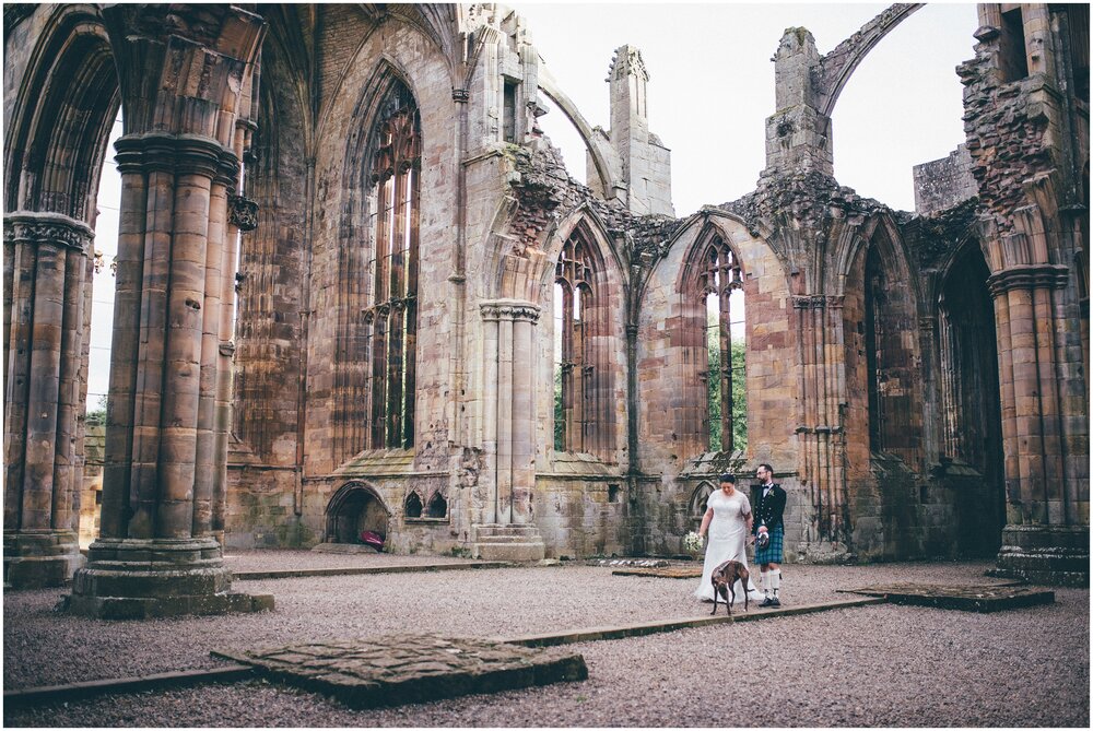 Wedding at a wedding in Melrose Abbey on Scottish Borders.