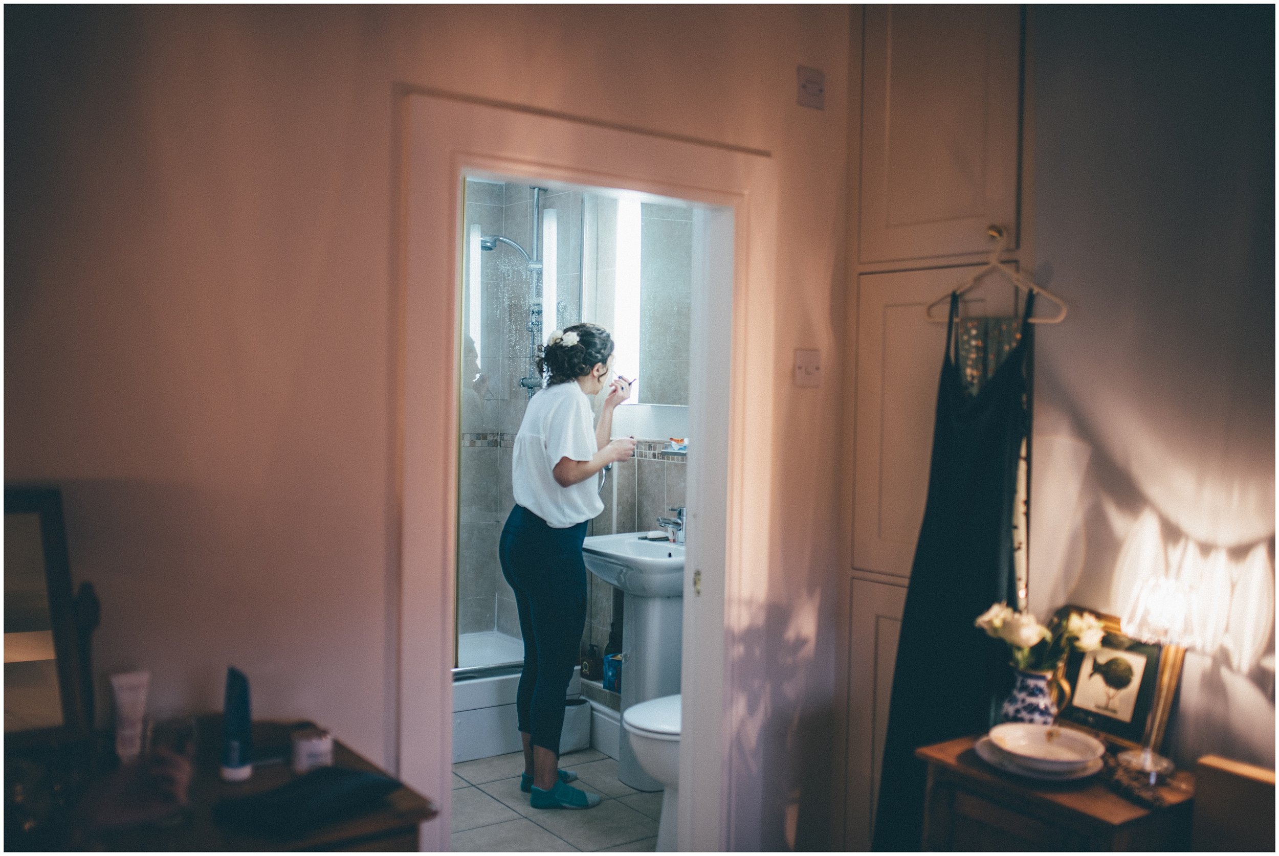 Bride does her own wedding make-up in Cheshire