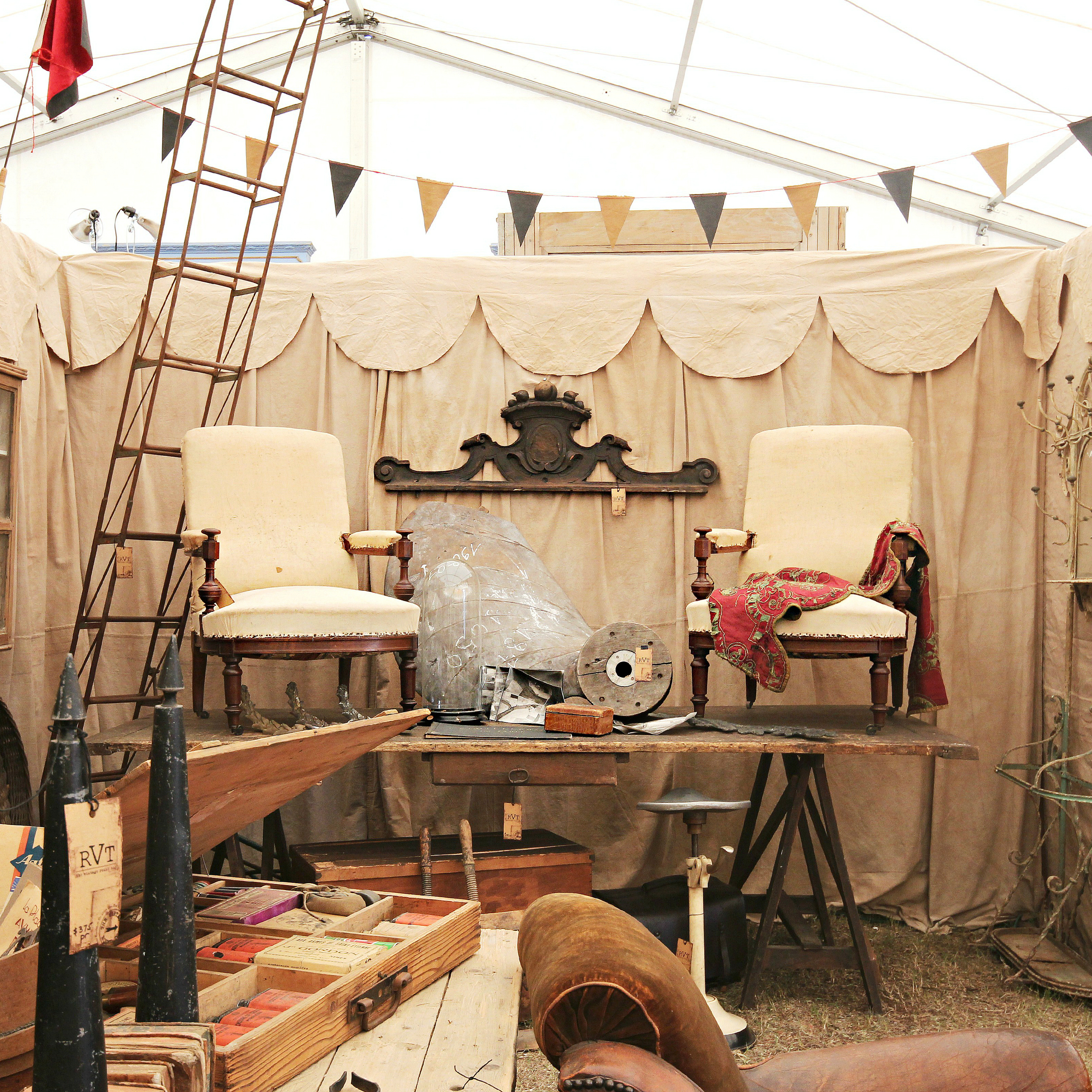 The Vintage Round Top