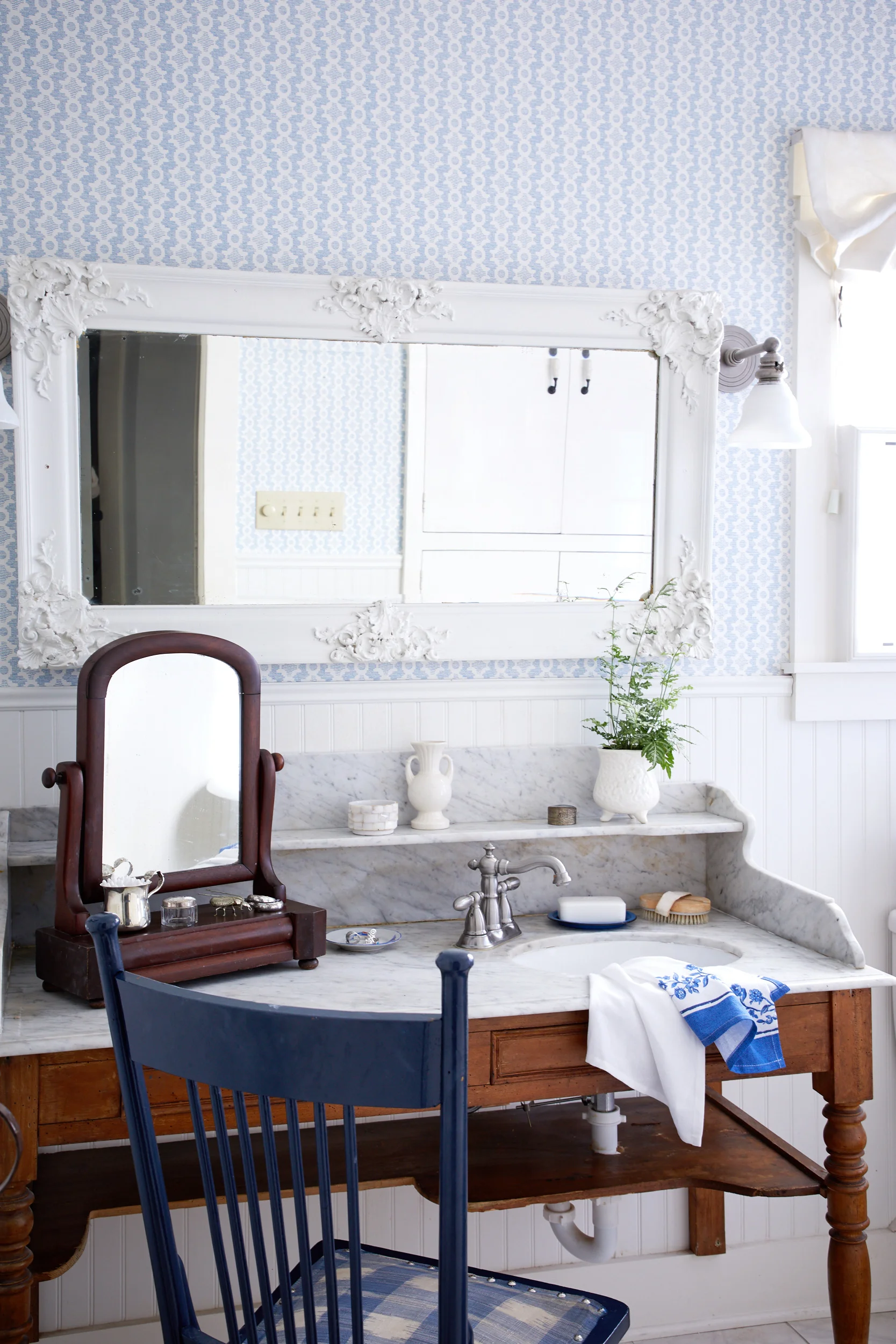 Styling Becki Griffin for Country Living Magazine | Designer Meredith Ellis | Photo Dana Gallagher