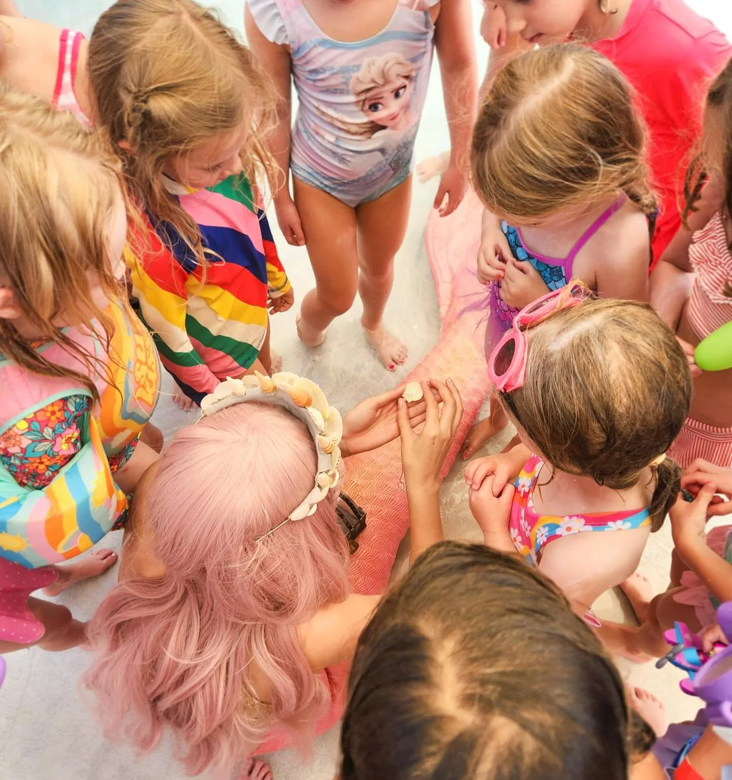 ☀️ Sharing seashells in the sun! 🤍
Make your little one’s dreams come true by introducing them to a real life mermaid! Details just a splash away in our bio!🌊
🧜‍♀️
🐚
🌊
•
•
•
•
#littlerock #centralarkansas #m