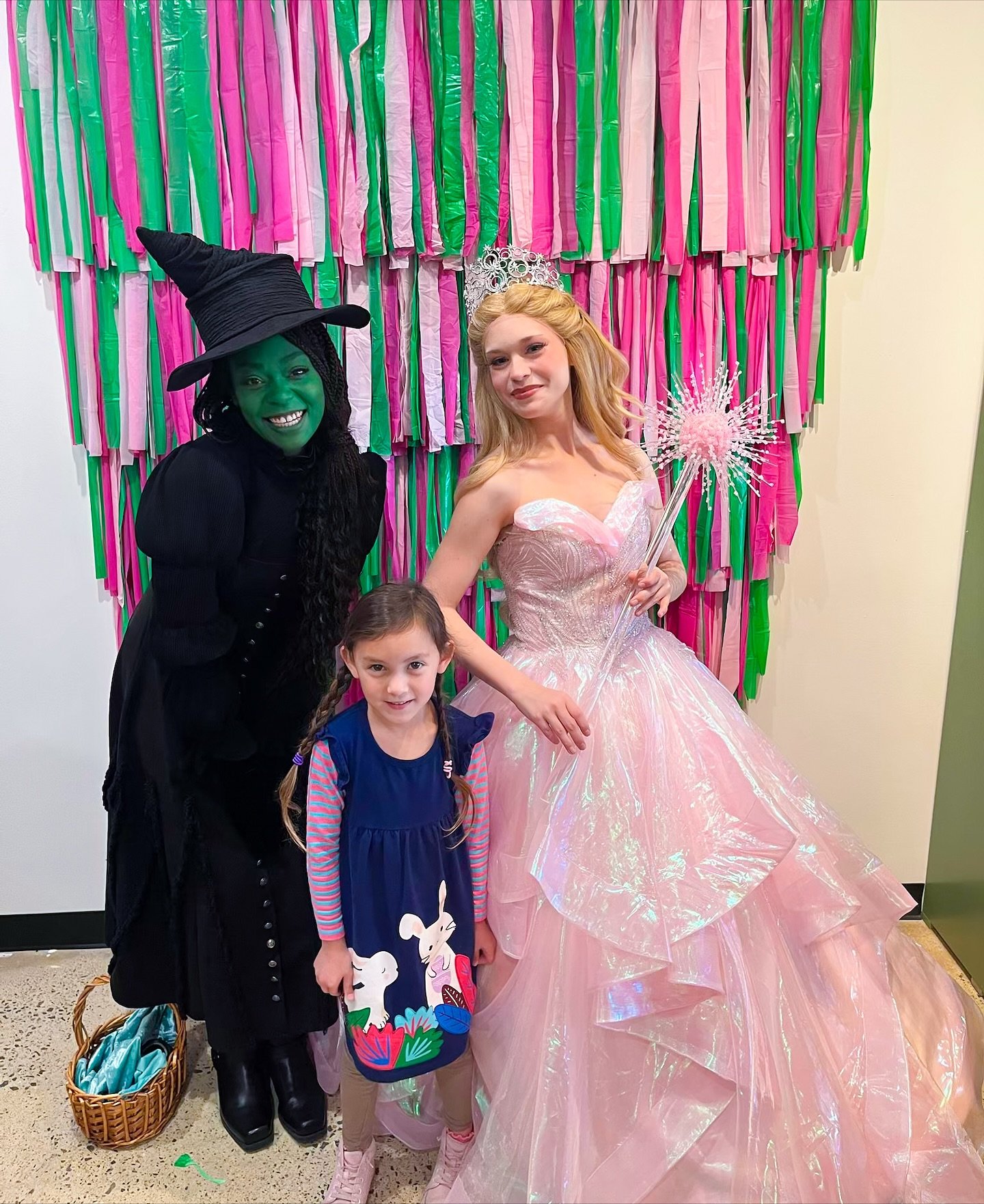 We had a &ldquo;Wickedly&rdquo; fun time at @sammysbookshelflittlerock with @communitybakerylr yesterday! 
It was so magical sharing stories, songs, and delicious desserts with each and every one of you! Thank you all so much for coming, your support