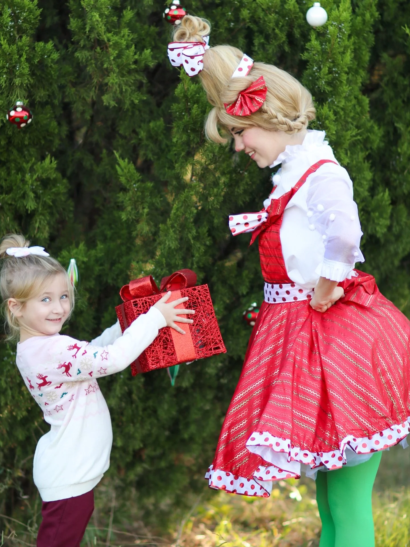 The Christmas countdown begins today!

🎄❕And our calendar is filling up fast!❕🎄

While we try to accomodate every last minute request, availability is not guaranteed! 

For the best chance at your preffered character, date, and time, submit your re