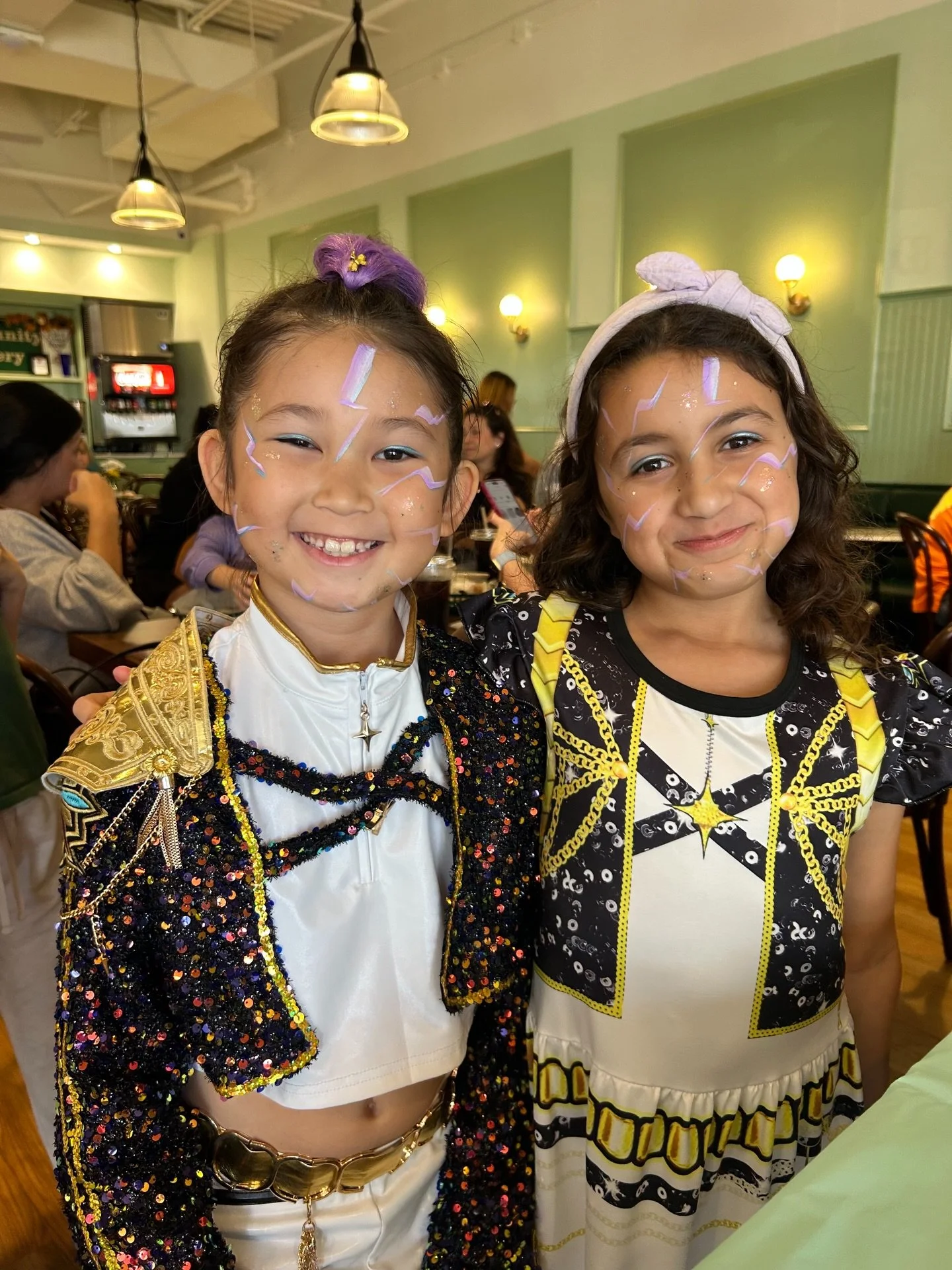 Make your party one to remember by adding a face painter!🫟

Fancyful&rsquo;s professional face painters are trained to paint a wide variety of half face and full face designs!

From trending movies/shows, to beloved cartoon characters, sports teams 