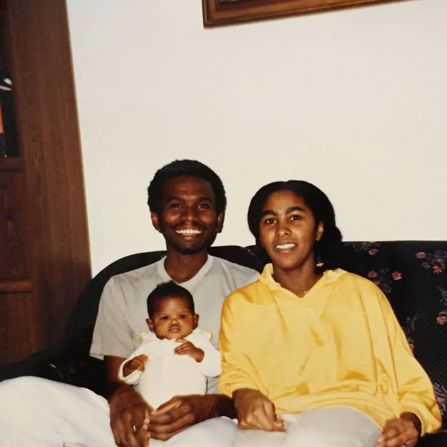 《&nbsp;▪&nbsp;s p e c i a l&nbsp;▪&nbsp;》

In this picture my mom is 24 years old with a baby me who couldn't be more than 3 months old. When I look at her, it somehow further humanizes her for me. When I think back to me at 24 years old, I could bar