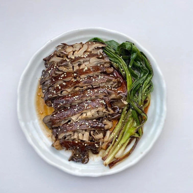 @Smallhold Takeover Day 3!
.
.
.
We feel that our mushrooms should become the center of your plate (say goodbye to bacon...but have you tried king trumpet bacon?). Our mushrooms can take on a meat-like texture (and sometimes even flavor) after being cooked, offering a sustainable alternative to traditional meat-centric meals. Recipe by @phobebe . 

Sign up for Brooklyn Grange's 2021 CSA program and reserve a share of our mushrooms! 🍄