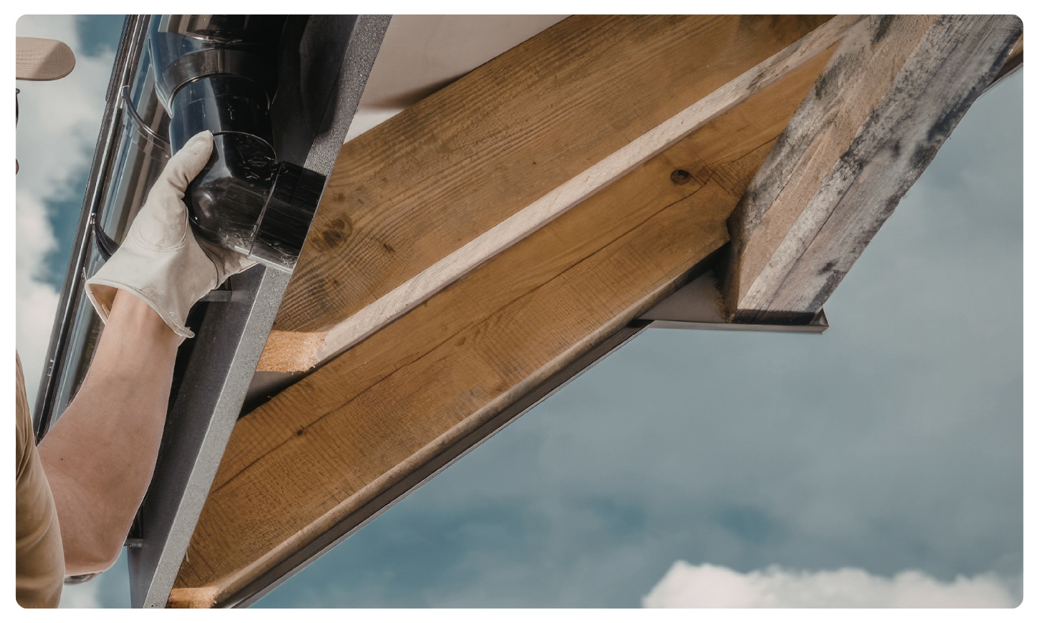 RK Seamless Gutter Repair.png