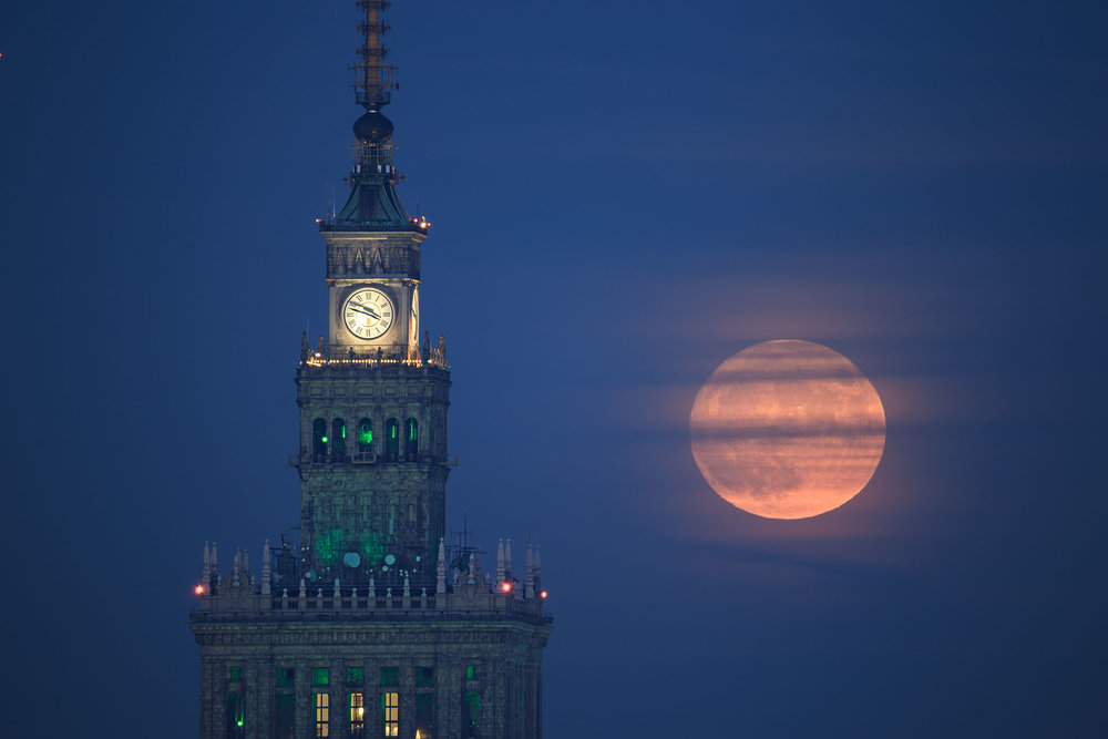  Zegar Milenijny i &nbsp;księzyc. Iso 100; 600 mm; f/6,3; 0,8 s  