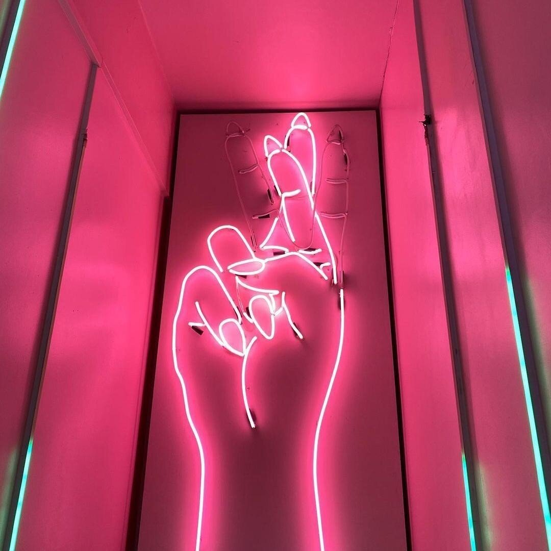 Crossing our fingers for a short Monday followed by a large cocktail. 🤞🍸⠀⠀⠀⠀⠀⠀⠀⠀⠀
.⠀⠀⠀⠀⠀⠀⠀⠀⠀
.⠀⠀⠀⠀⠀⠀⠀⠀⠀
.⠀⠀⠀⠀⠀⠀⠀⠀⠀
#dfw #dfwdesign #dfwevents #design #designer #floraldesign #wedding #weddingdesigninspo #weddinginspo ##florals #neon #neonsign #crea