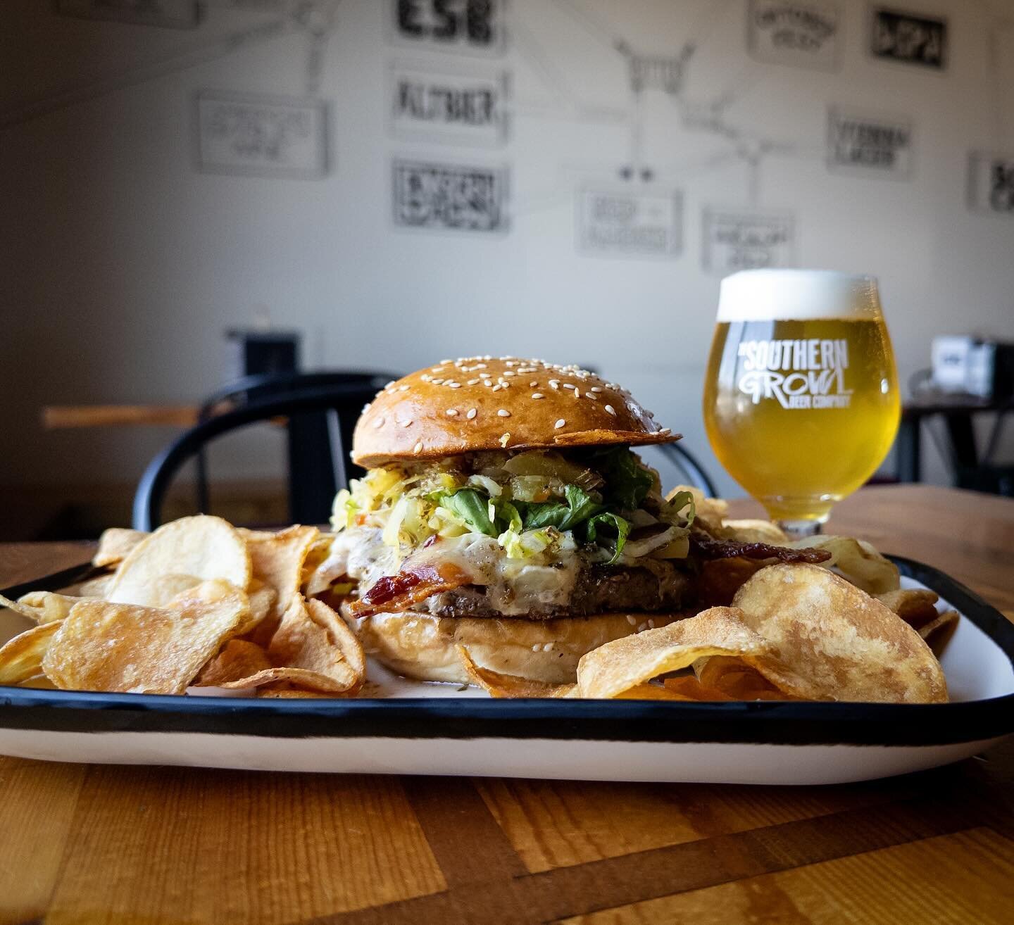 Weekly Special Sandwich, available all week:

CHOW BELLA BURGER 
topped with Chow chow, honey cured bacon, havarti, shredded lettuce, sub-style oil and vinegar, and oregano on a house bun.

Pair with GILDED GOLIATH, Belgian Golden Strong Ale.

Specia