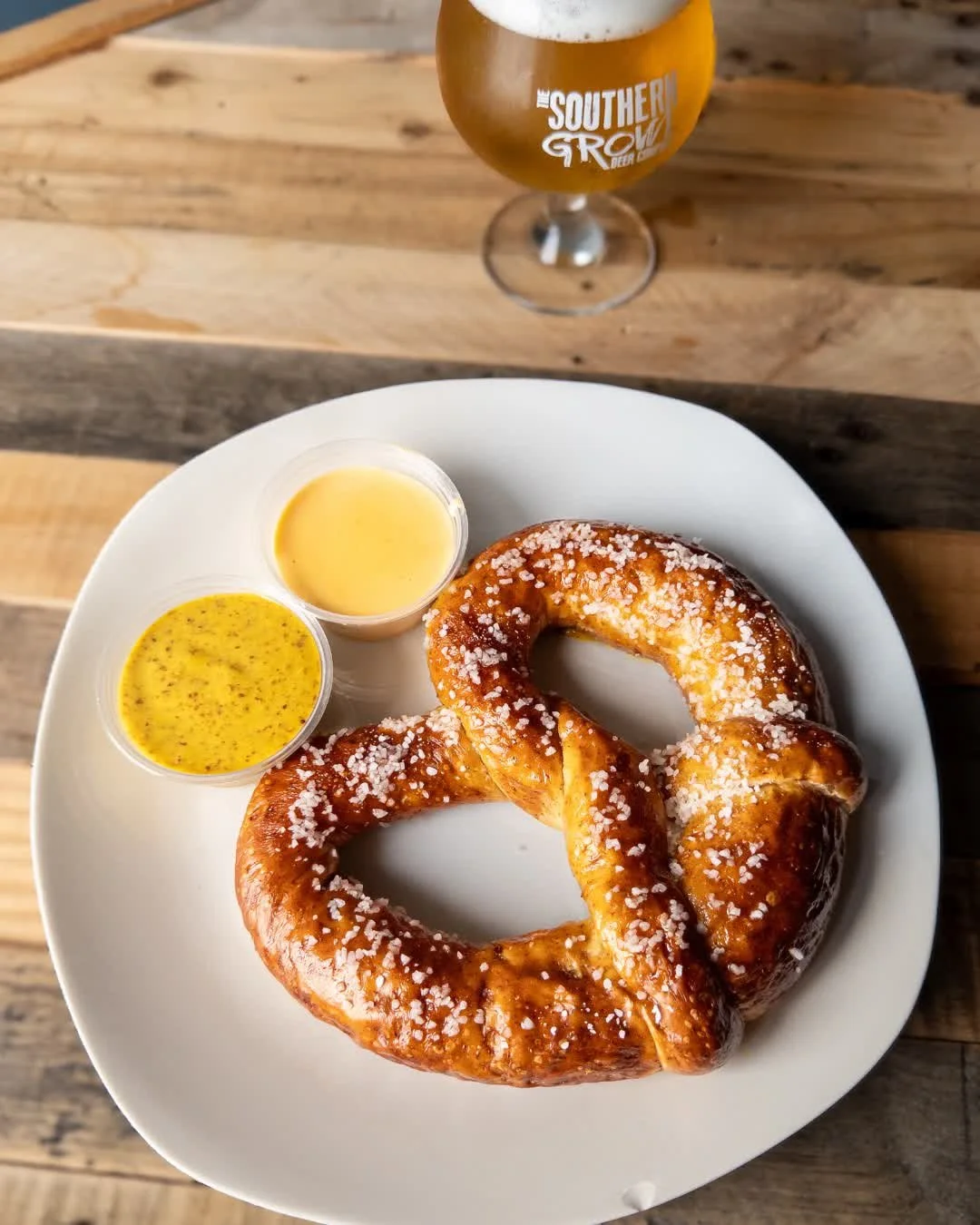 Your Thanksgiving Week Lineup at The Southern Growl is here!

Join us tonight for trivia, starting at 7PM! 
Tomorrow, we are staying open an extra hour, until 11PM, to keep the party going. 
We will be closed all day Thursday, but then back to nromal