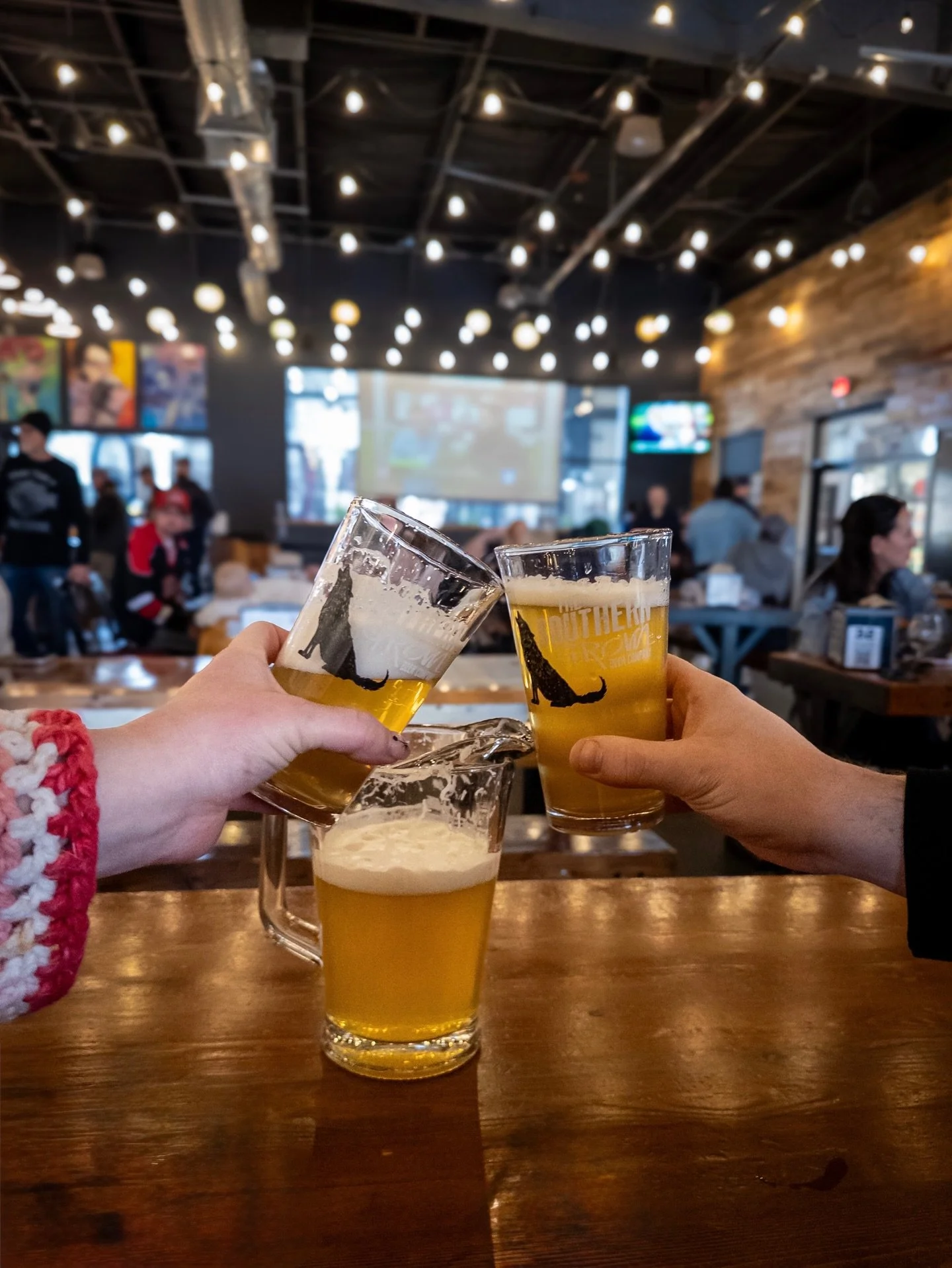 🏈IT&rsquo;S SUPER BOWL SUNDAY🏈
We will have the game on the big screen in the taproom with the sound on and kickoff is at 6:30PM. Featuring Happy Hour pricing on pitchers starting at 4PM and have the Super Snack Plate special running all day!
