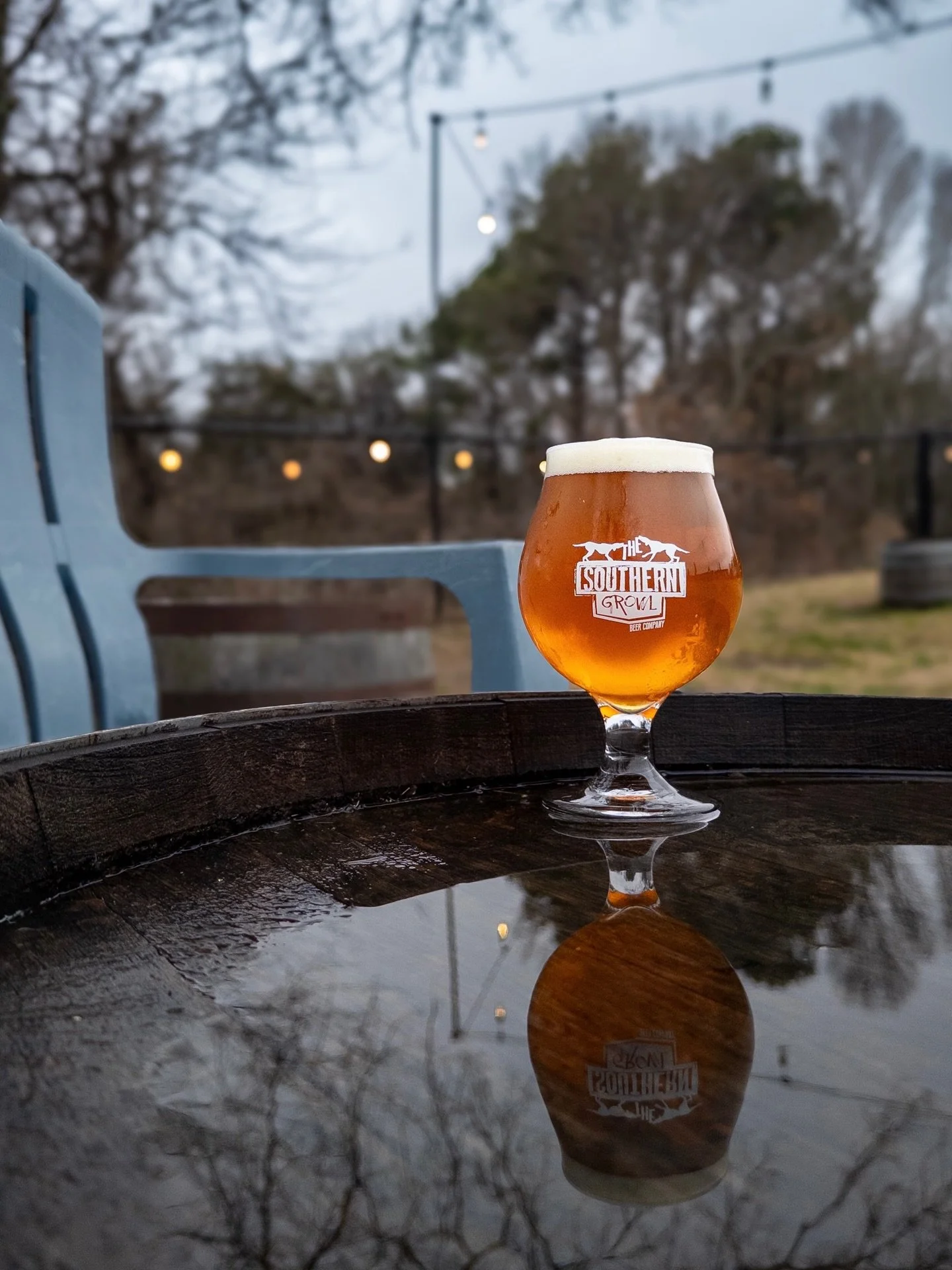 Rainy days call for beers. What&rsquo;s your go to on a rainy Friday? Classic Burger and Wolf Pack DIPA is getting enjoyed over here 🍔🍻