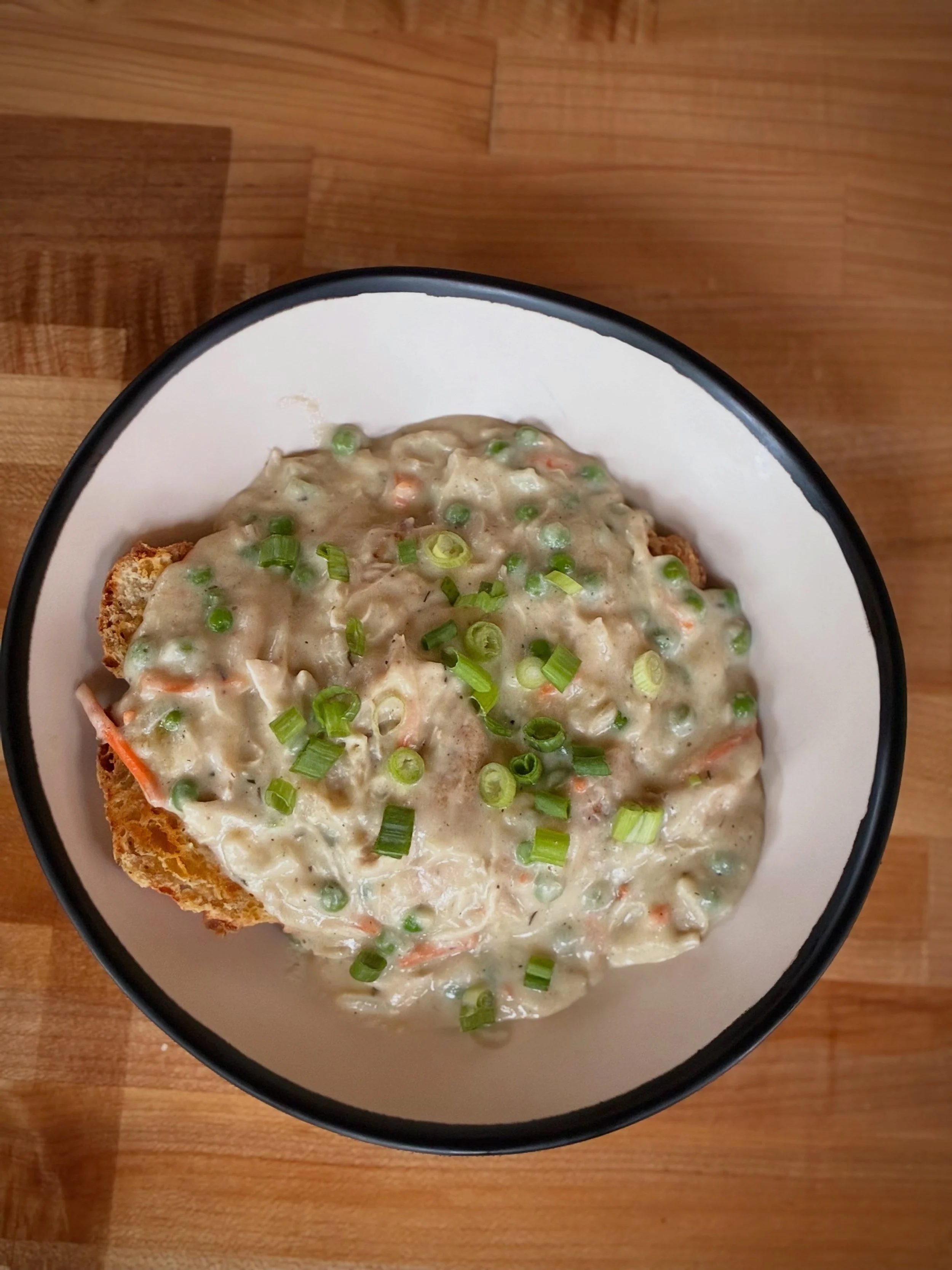Instant cozy vibes right here! 

CHICKEN POT PIE BISCUITS AND GRAVY house sage cheddar biscuits topped with chicken &amp; veggie gravy. 
Available during brunch on Saturday and Sunday. 
Pair with RIGHT DOG RED, available on draft and in 16oz cans to-