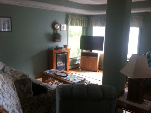 317 Pine Hill 3.jpg