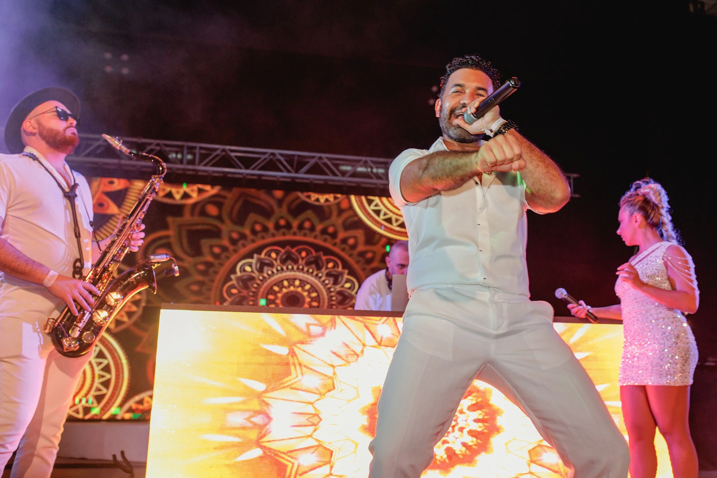 02-08,09FEB2024-Liz&Aaron-GrandPalladiumCostaMujeres-WelcomeParty-1264.jpg