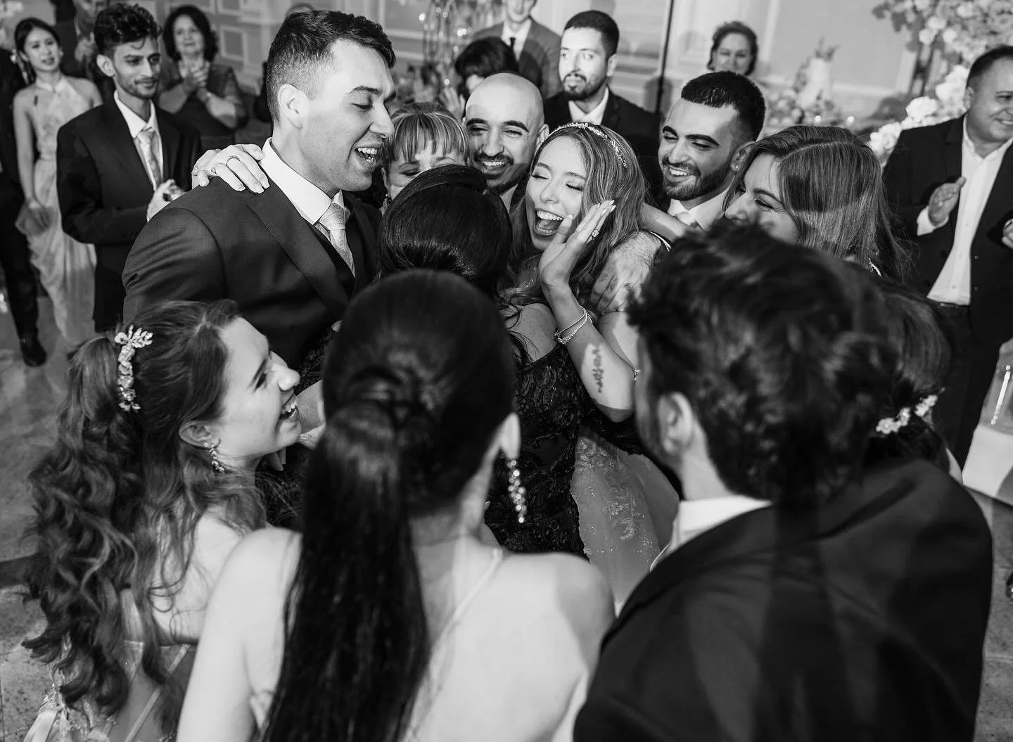 Surrounded by love ❤️
📷 @elizabethmaephoto
