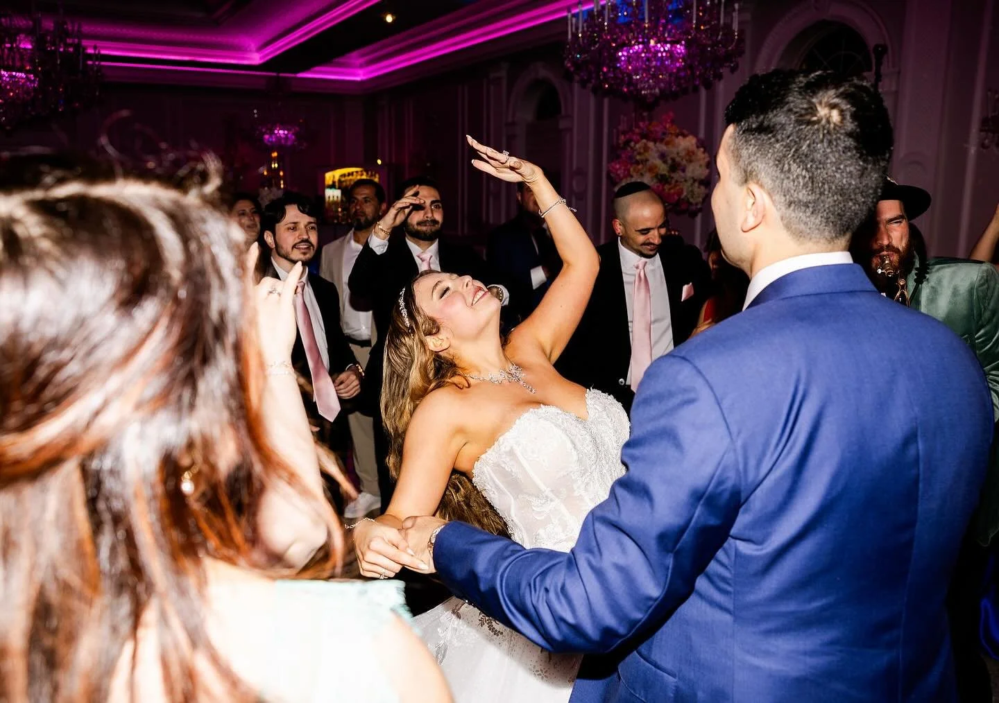 We had an absolute blast this past spring performing for the sweetest couple, Victoria &amp; Dennis, who had such a great circle of family and friends. Thank you to  @elizabethmaephoto for these amazing shots!

🏠 @therockleigh 
🎧 @iamalexedge 
🎷 @