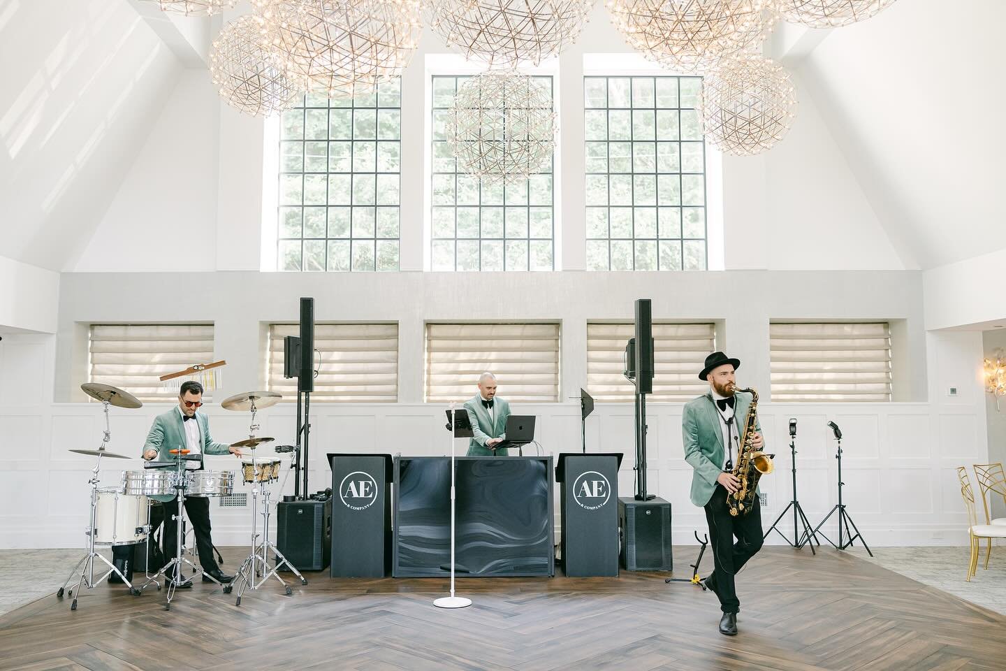 A clean set up for the most lovely celebration at @watersedgecenterport powered by crisp @rcfusa audio. Photo c/o @ayenianour 💥🏆🔊 #rcfaudio 

🎷 @alexbladesilver 
🪘 @theweddingdrummer 
🏠 @watersedgecenterport