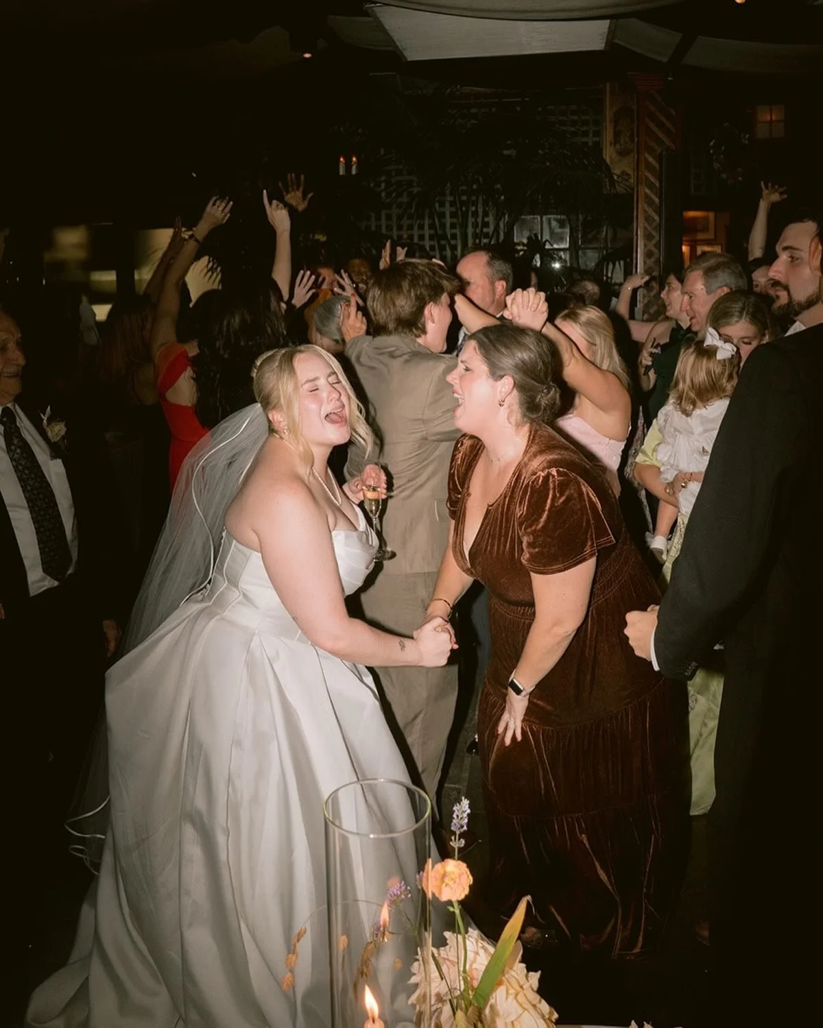 When the sing along is timed perfectly we get everyone to come together in unison. Thank you to @naturacollective for this perfect capture 👌🎉&hearts;️