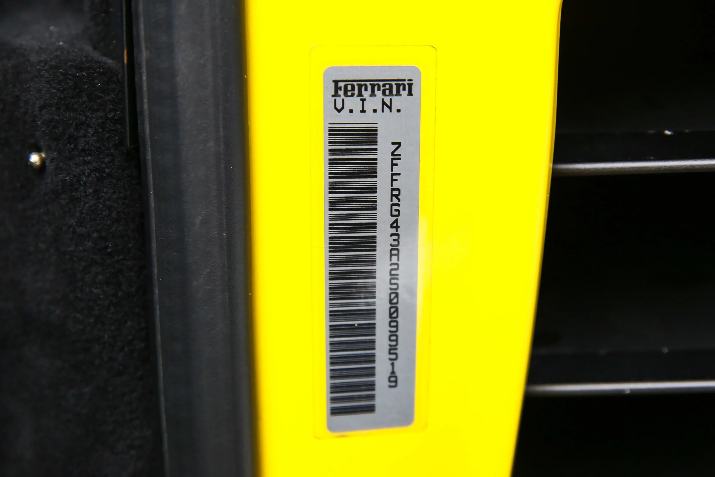 ROBERT_BASSAM_FERRARI_348_SPIDER_1995_YELLOW (10).jpg