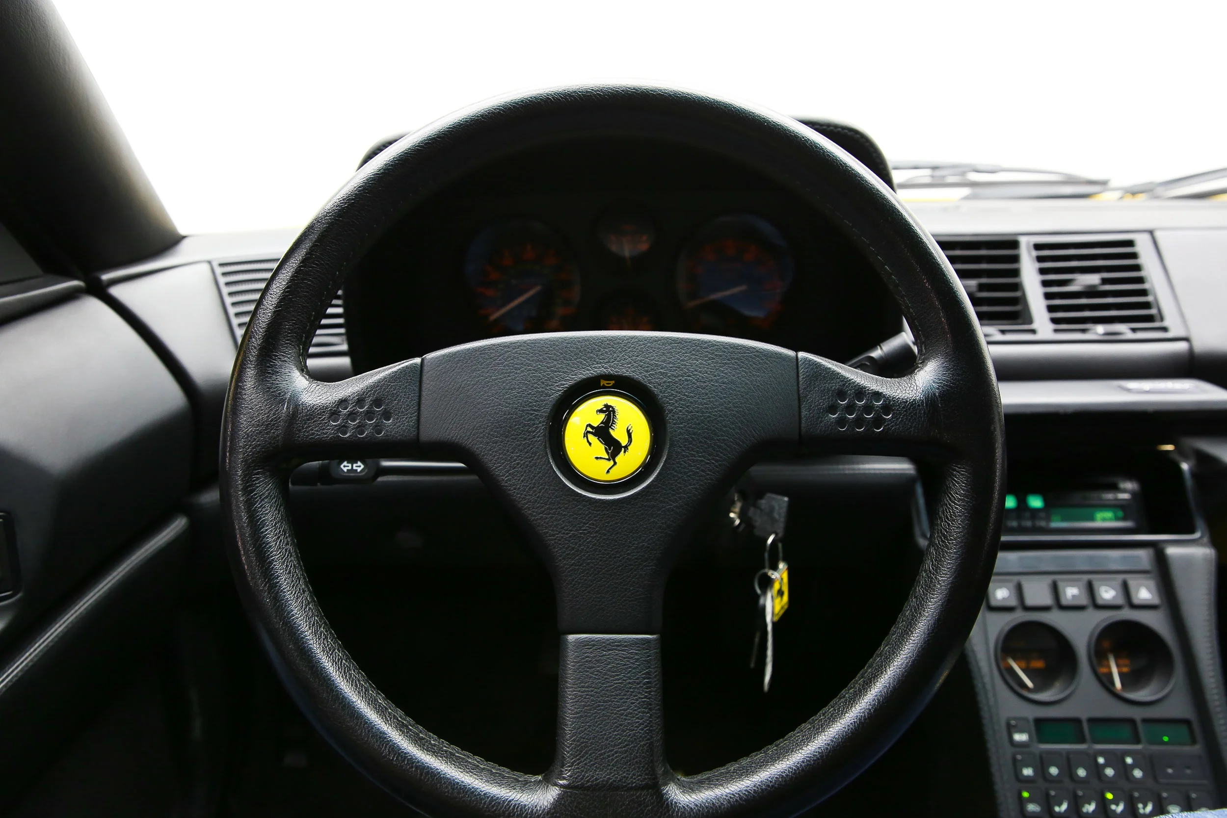 ROBERT_BASSAM_FERRARI_348_SPIDER_1995_YELLOW (12).jpg