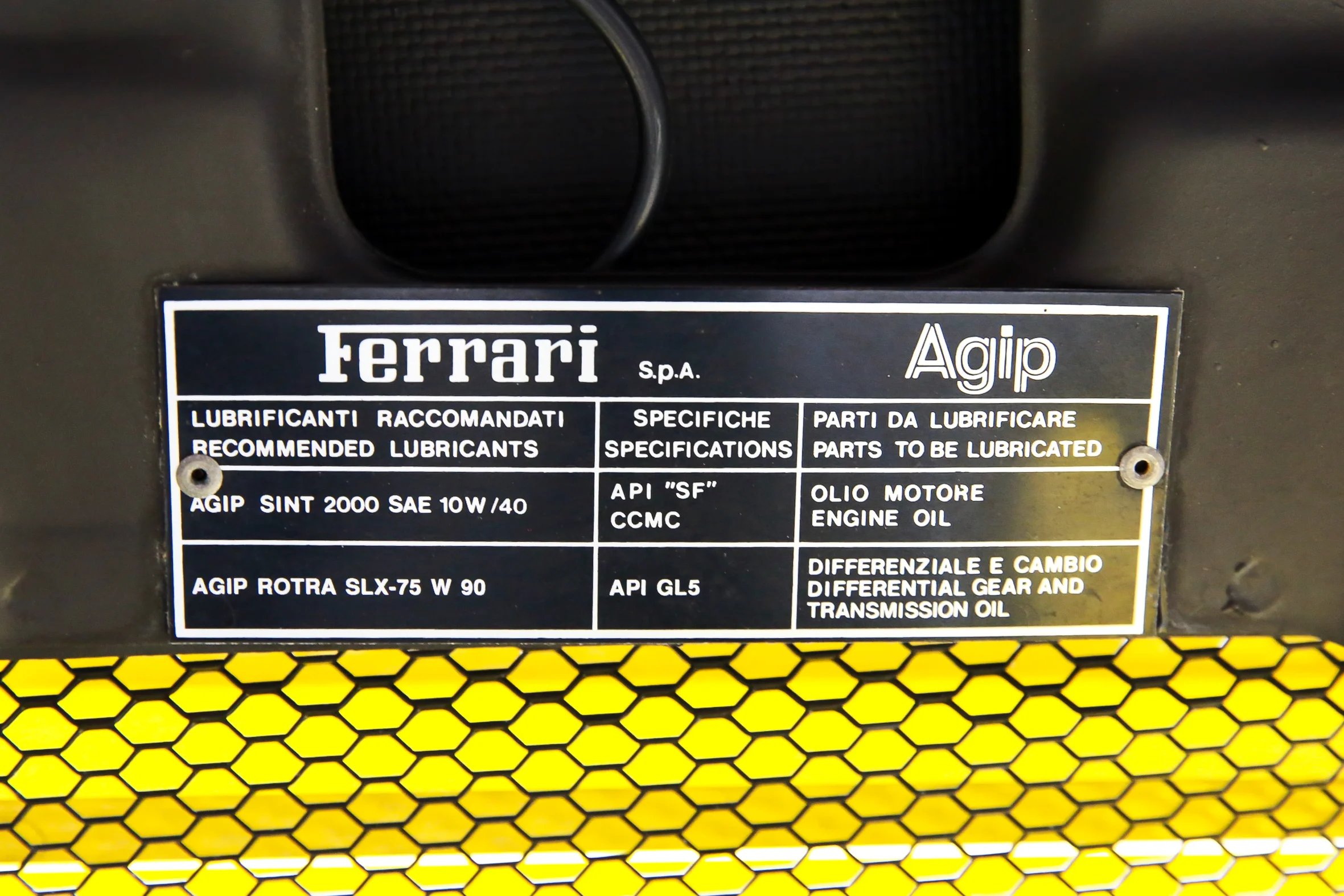 ROBERT_BASSAM_FERRARI_348_SPIDER_1995_YELLOW (26).jpg