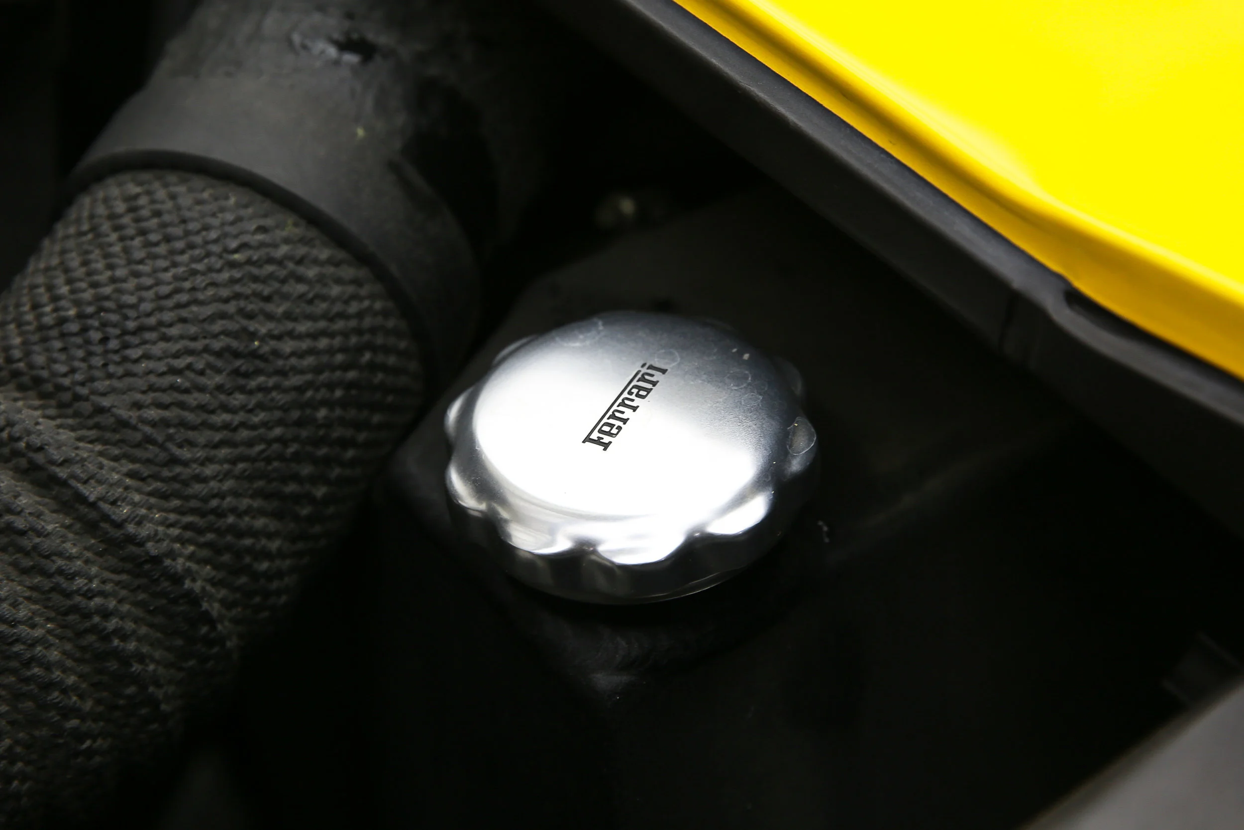 ROBERT_BASSAM_FERRARI_348_SPIDER_1995_YELLOW (27).jpg